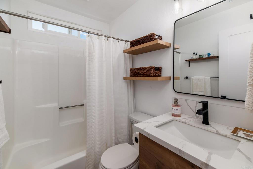 4543 Beverly Glen Drive