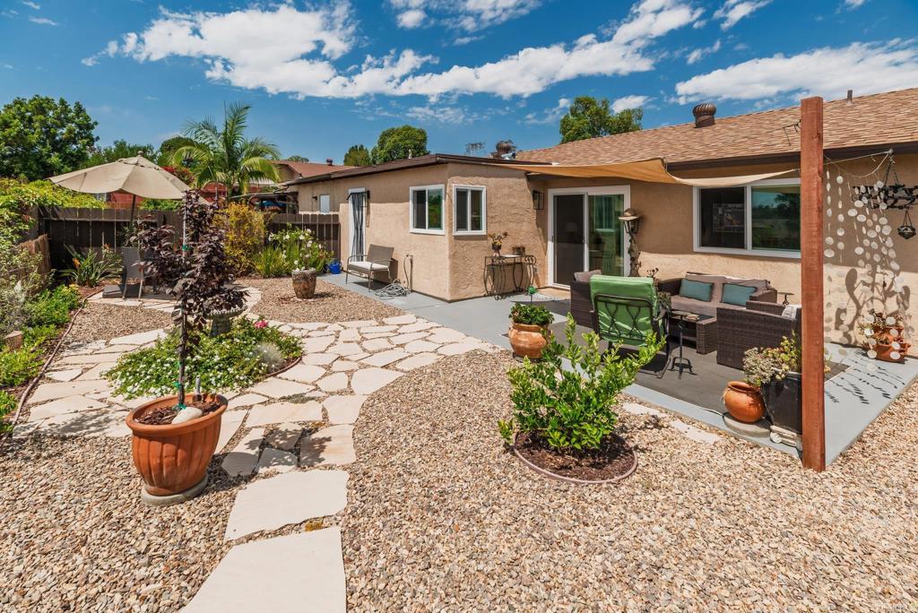 4543 Beverly Glen Drive