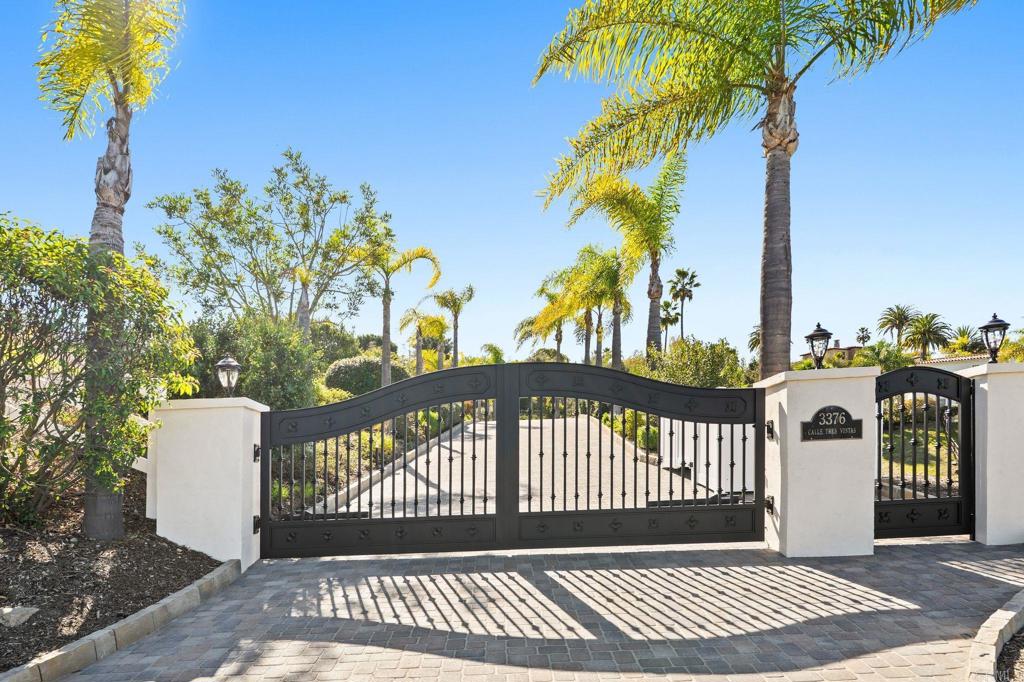 3376 Calle Tres Vistas