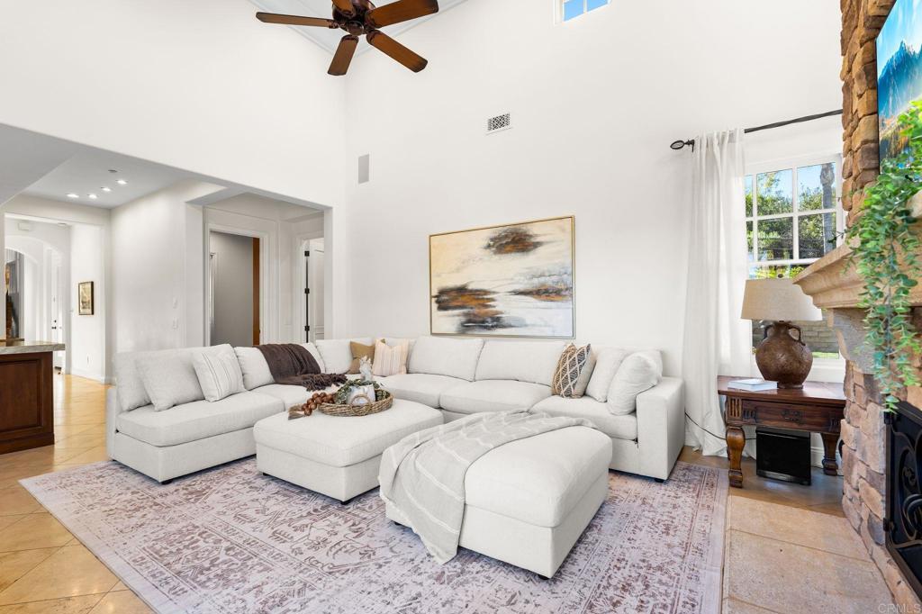 3376 Calle Tres Vistas