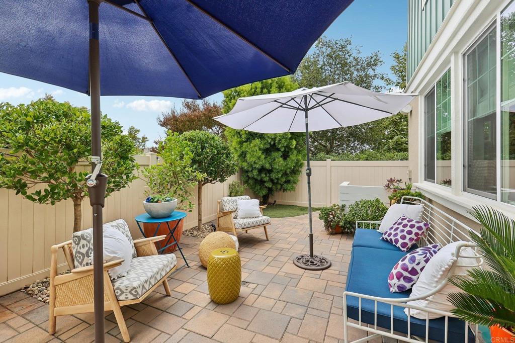 633 Manzanita Ln