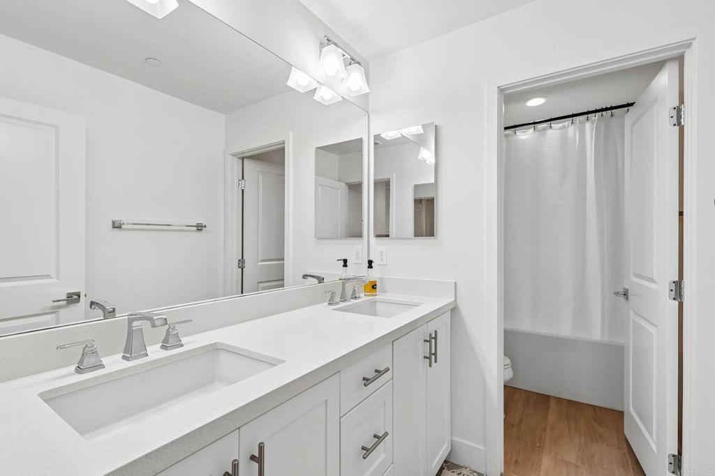 633 Manzanita Ln