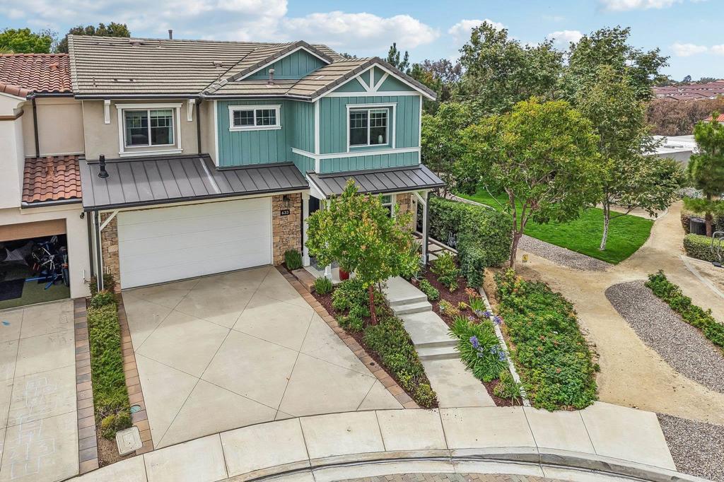 633 Manzanita Ln