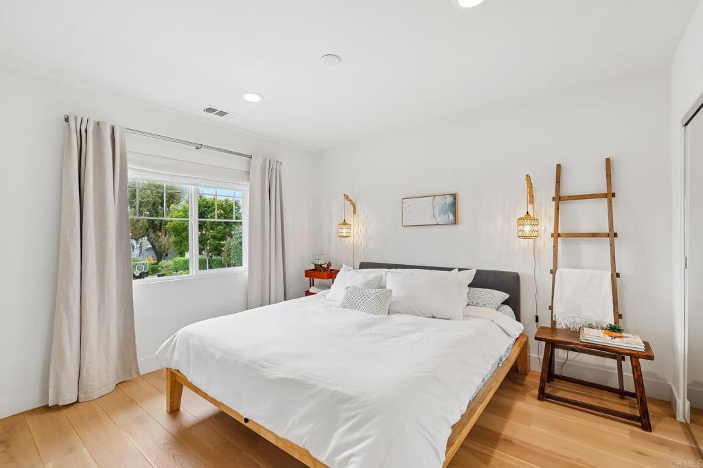 633 Manzanita Ln