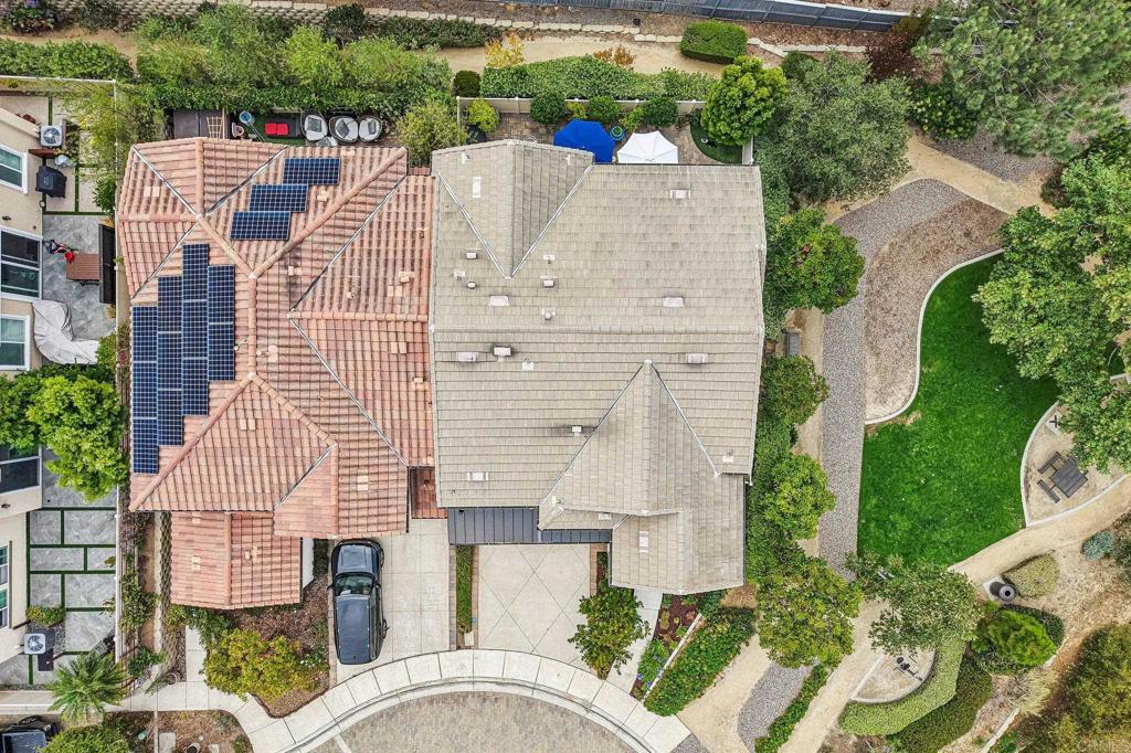 633 Manzanita Ln
