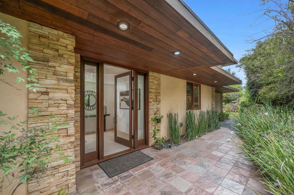 280 Torrey Pines Terrace