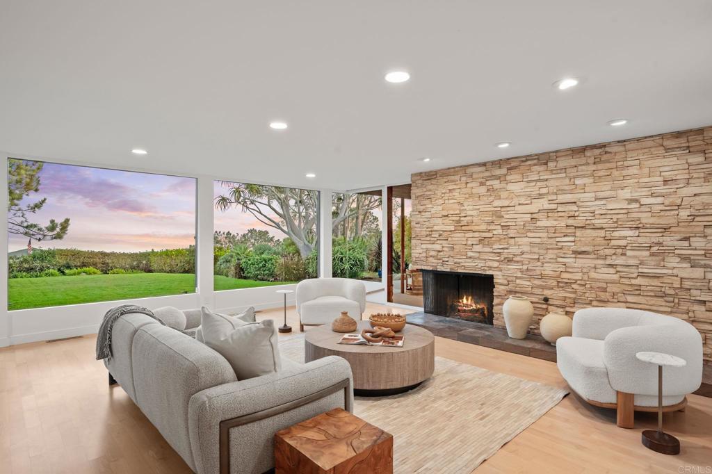 280 Torrey Pines Terrace