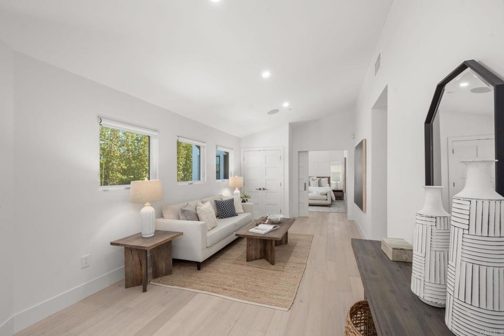 141 W Leucadia Blvd
