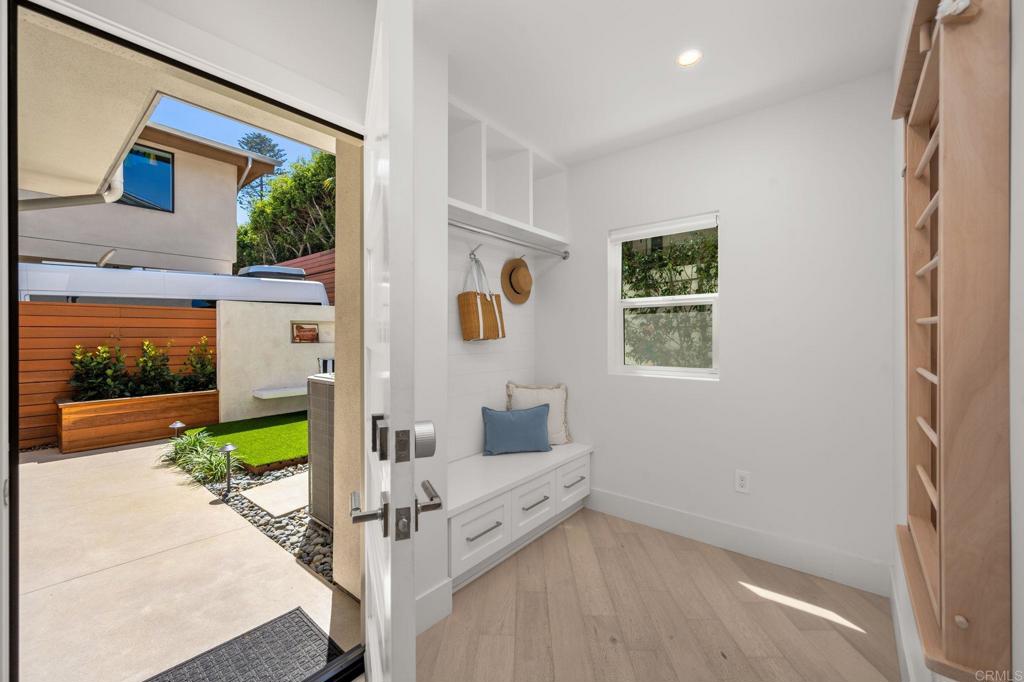141 W Leucadia Blvd