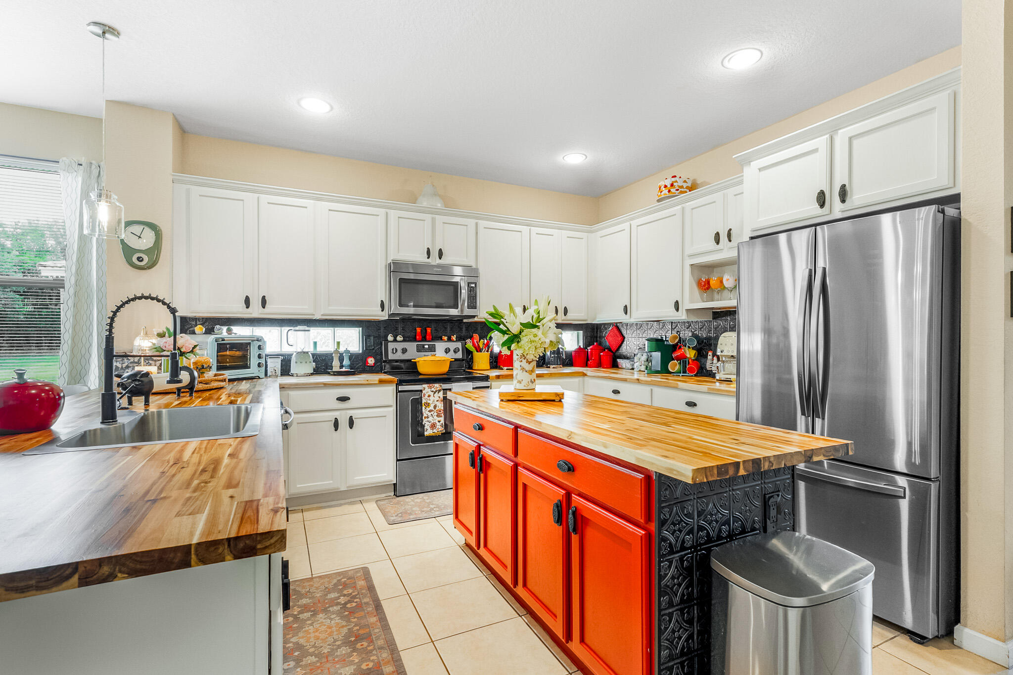 9262 Silver Glen Way