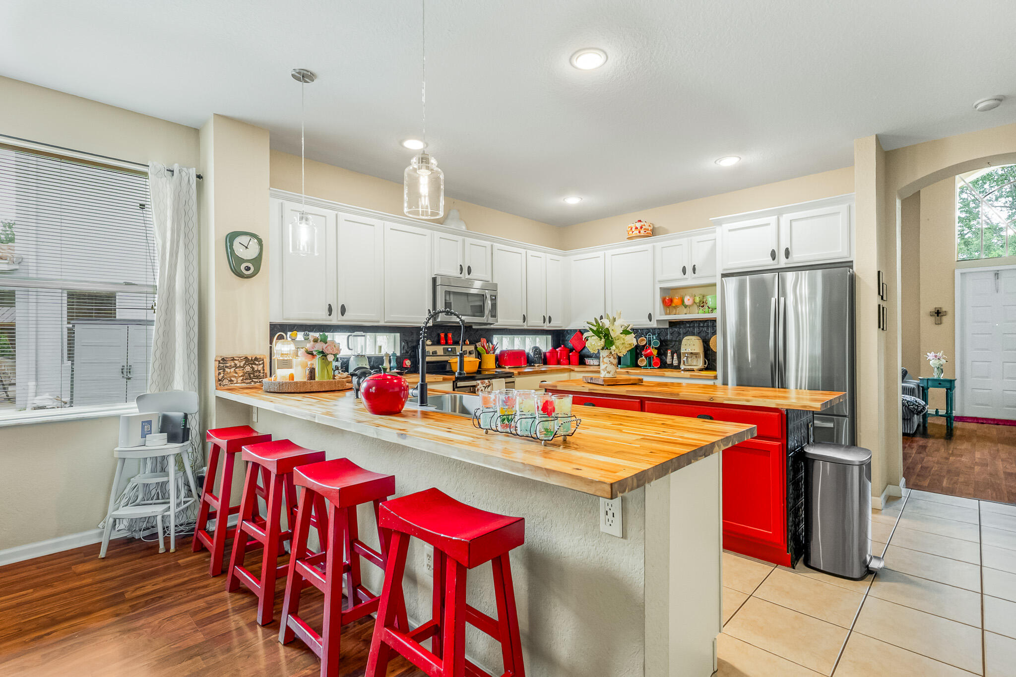 9262 Silver Glen Way