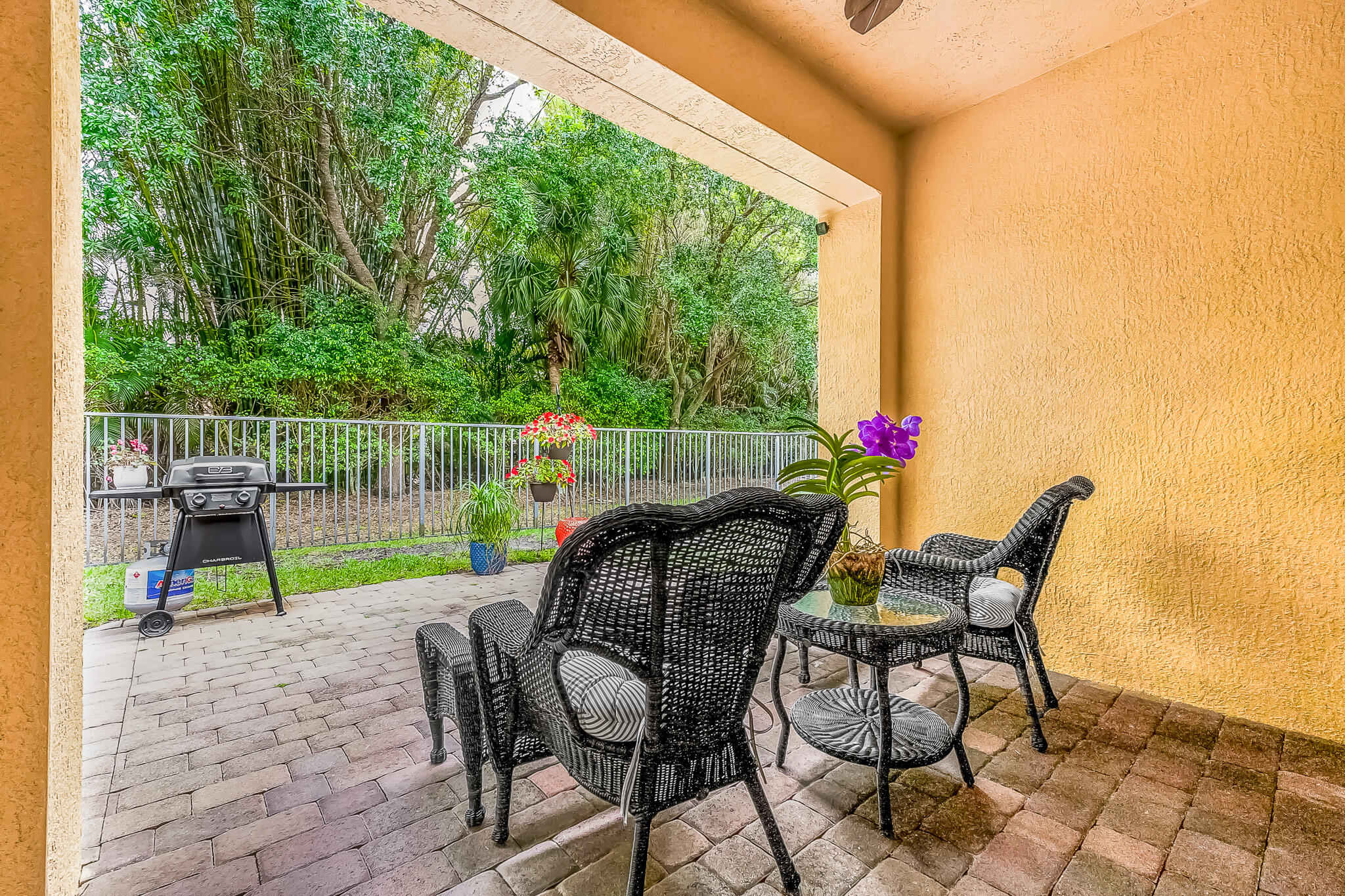 9262 Silver Glen Way