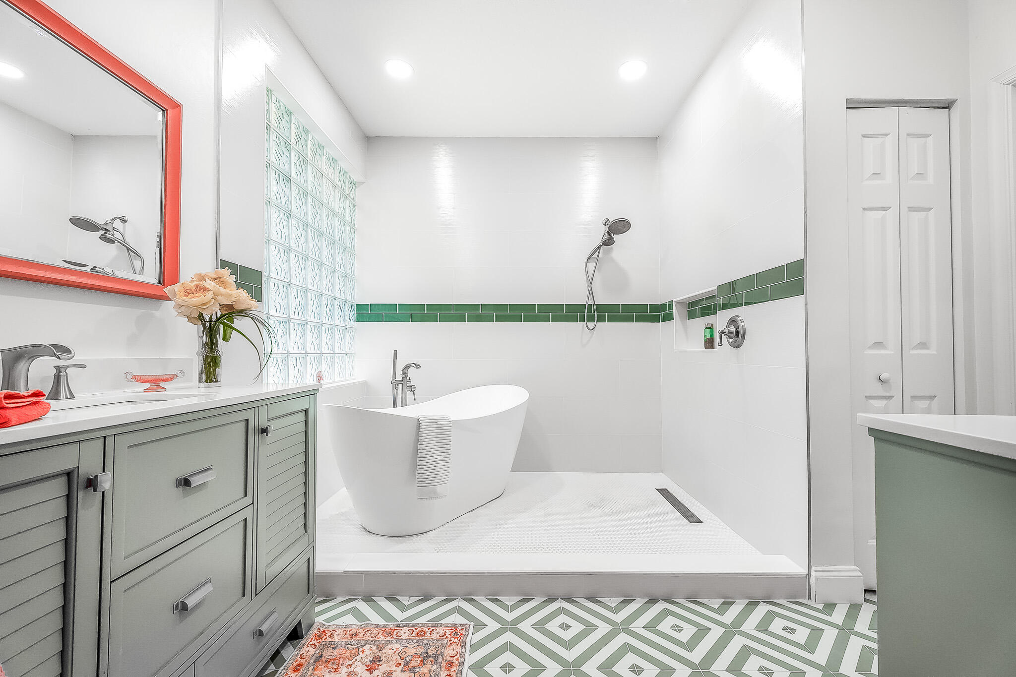 9262 Silver Glen Way