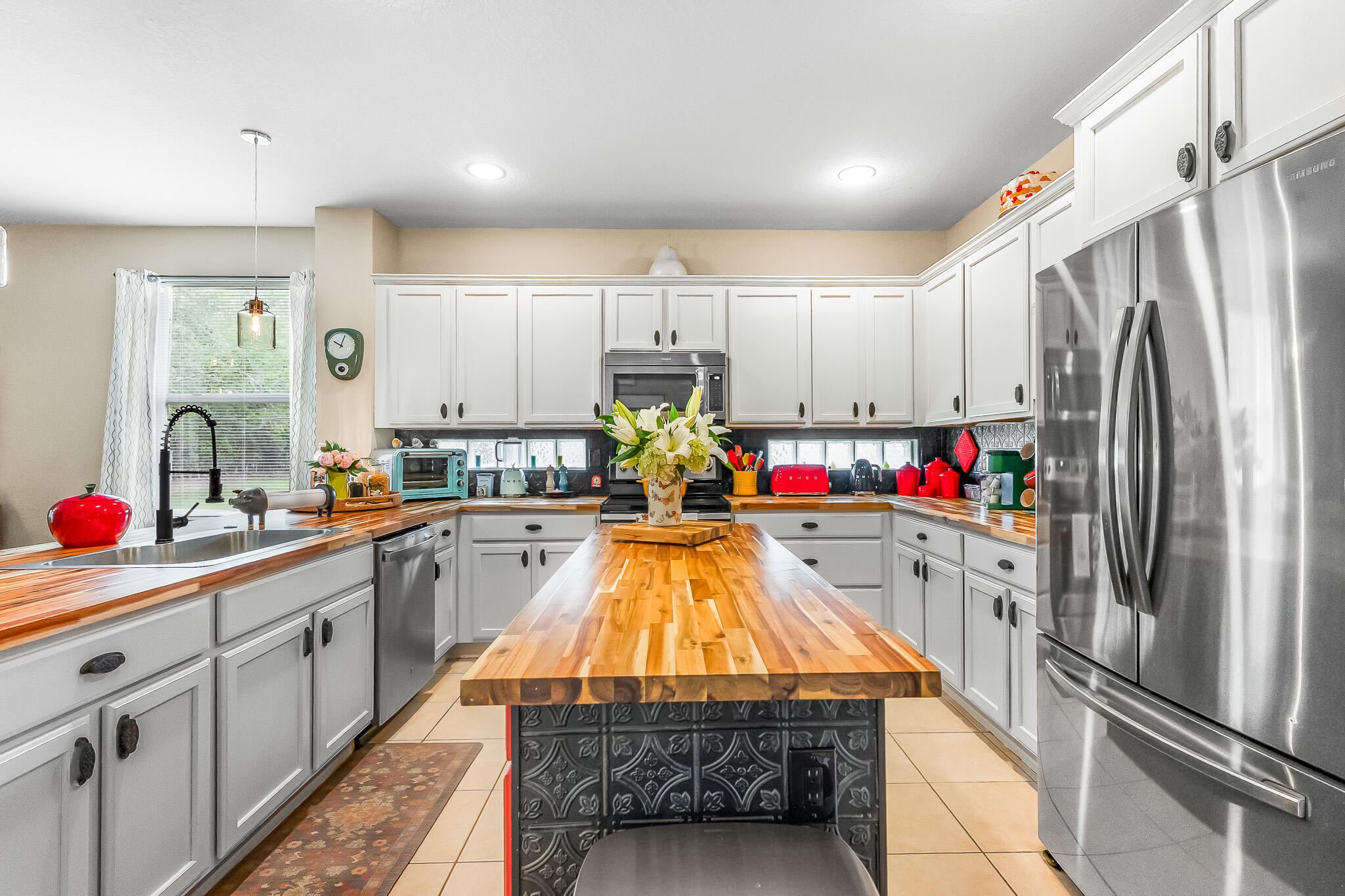 9262 Silver Glen Way