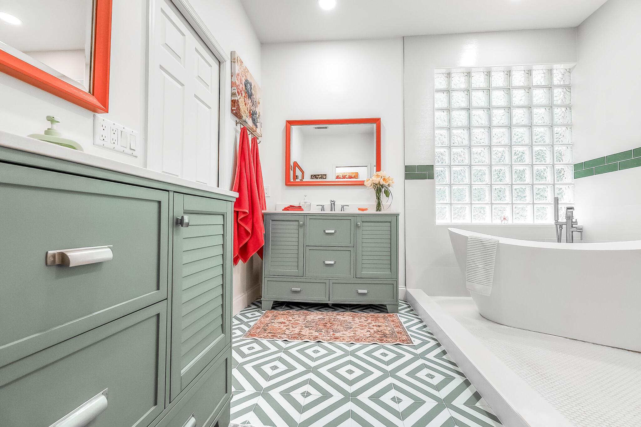 9262 Silver Glen Way