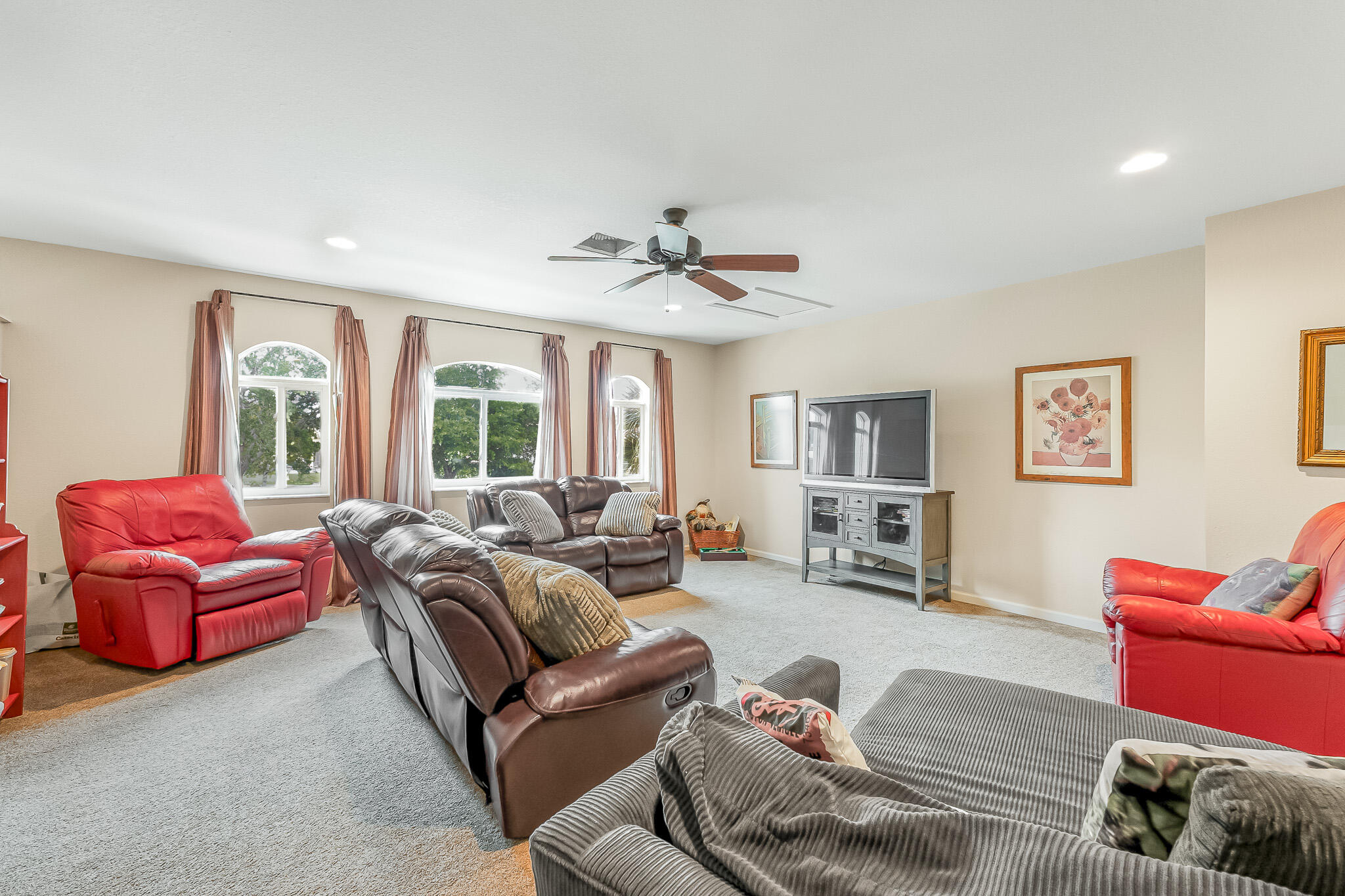 9262 Silver Glen Way