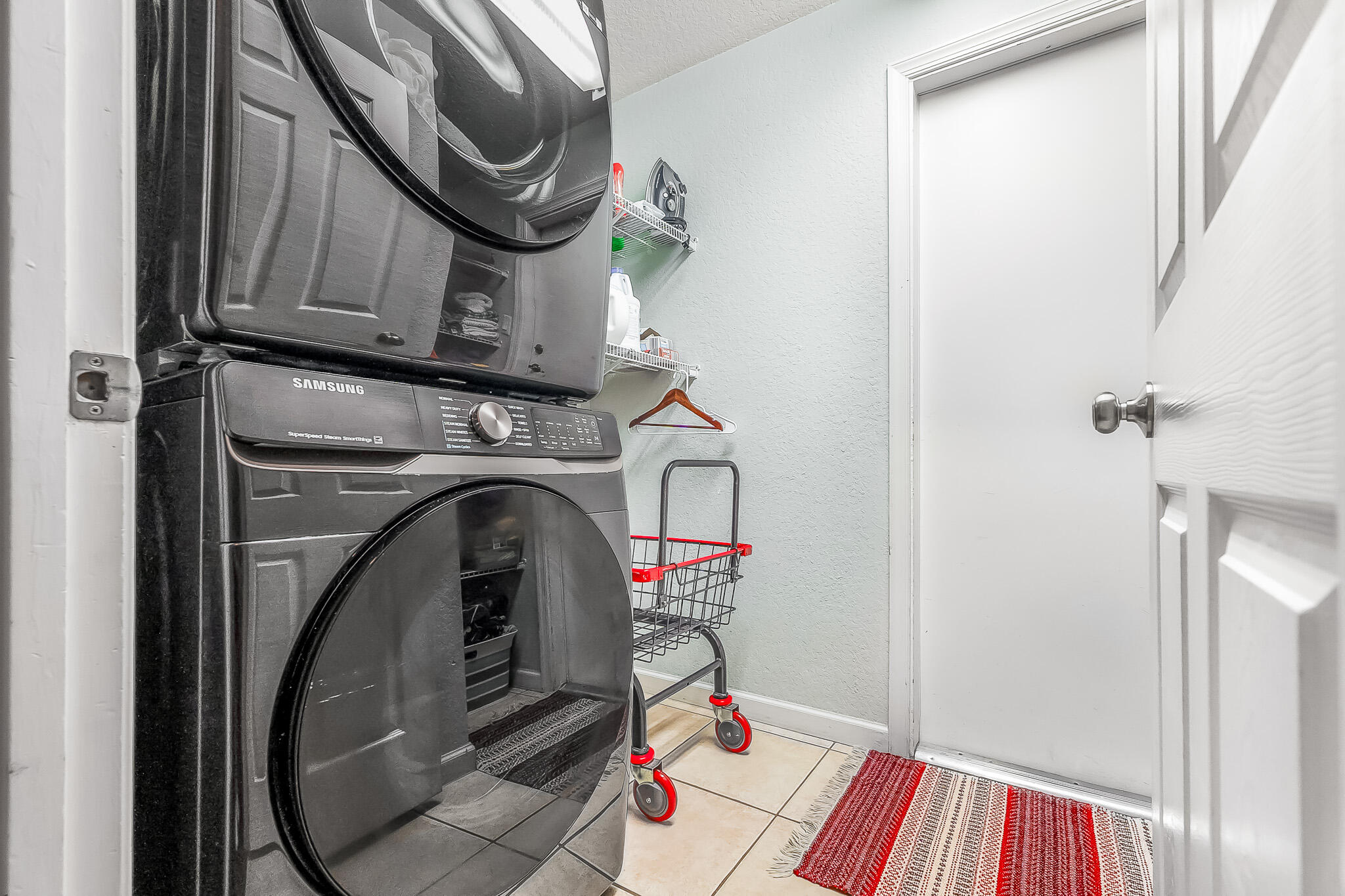 9262 Silver Glen Way