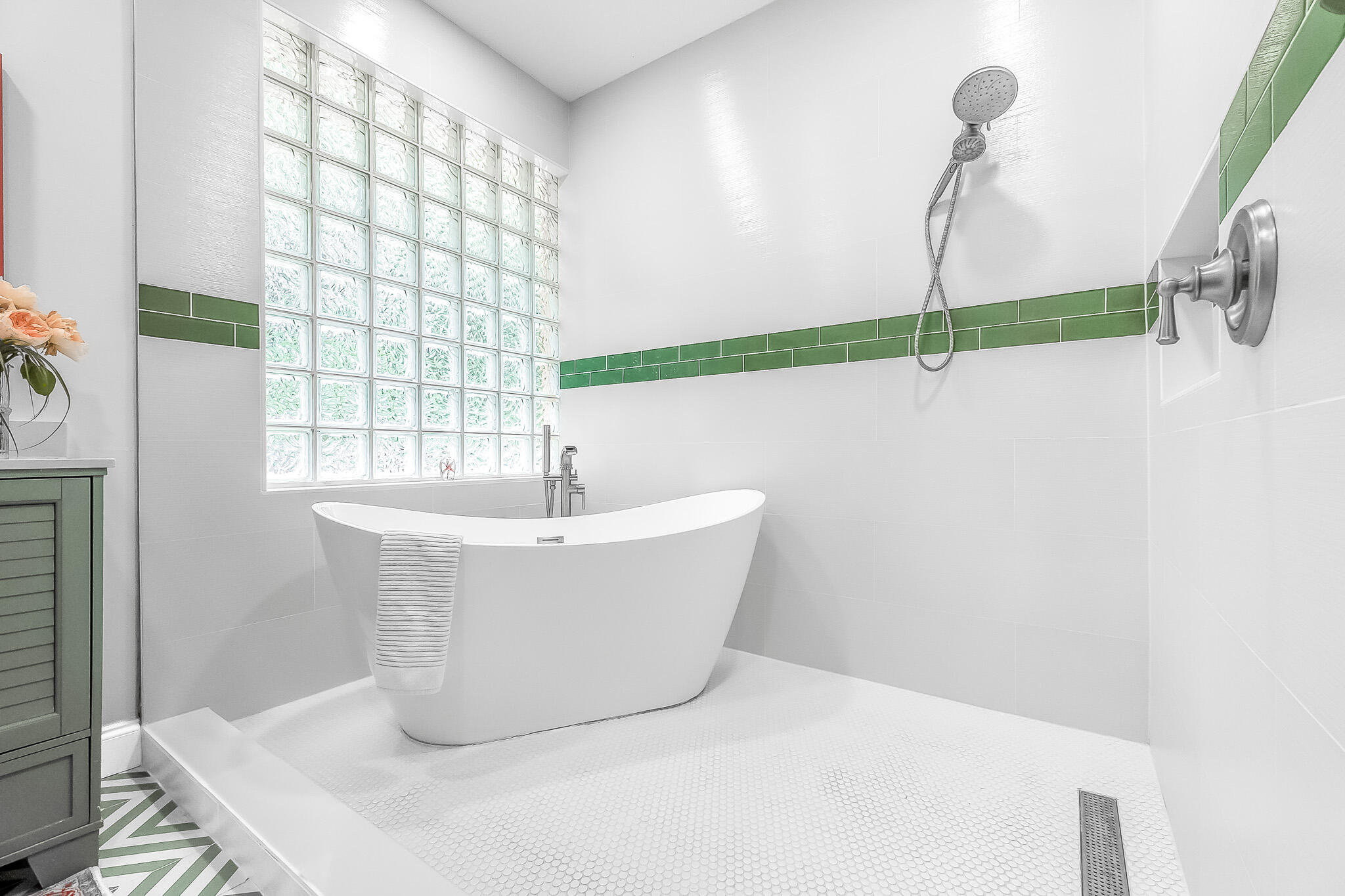 9262 Silver Glen Way