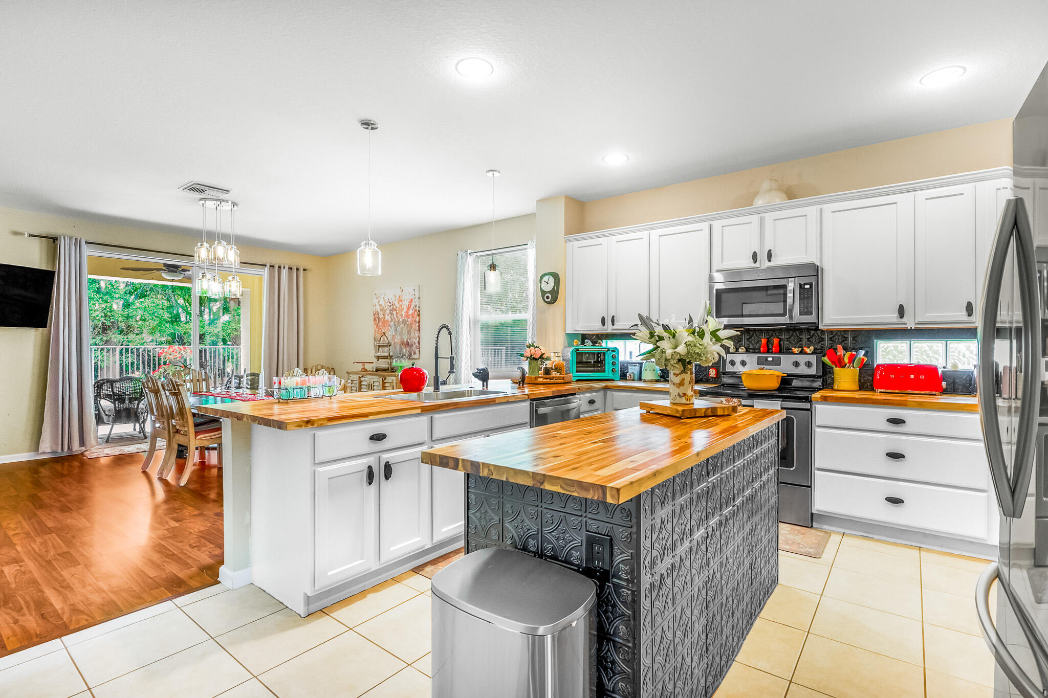 9262 Silver Glen Way