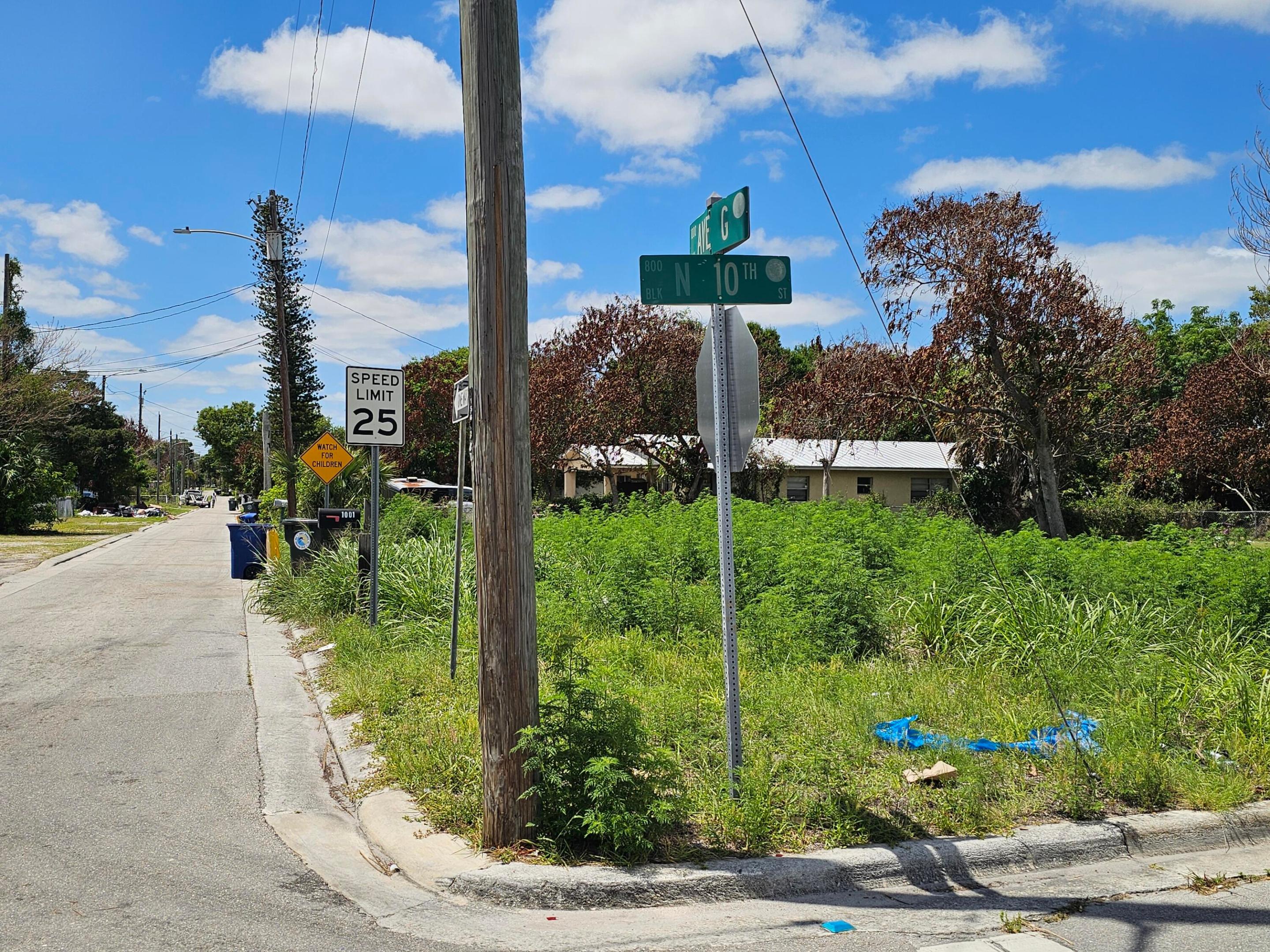 1004 Avenue G