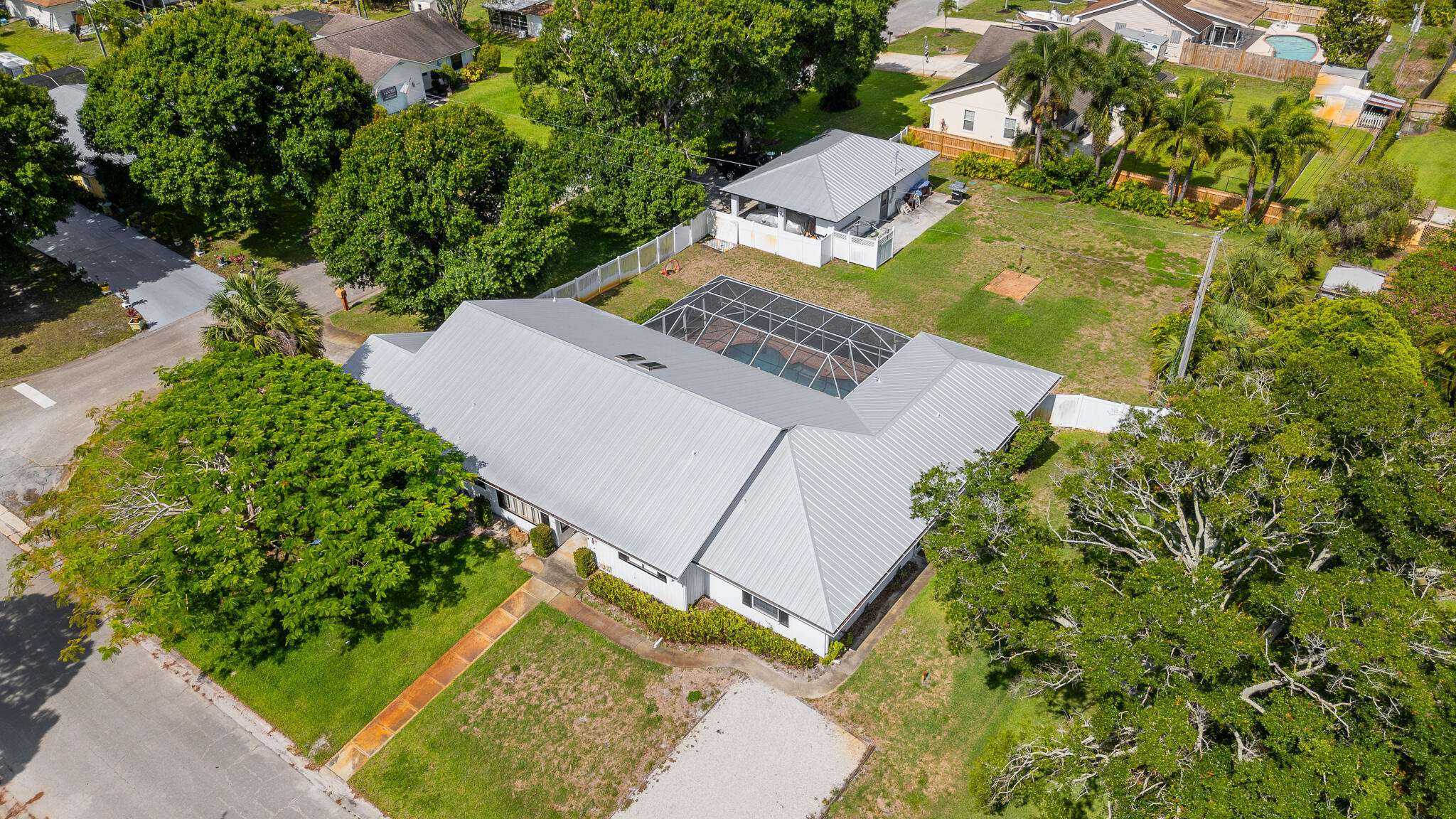 1616 SW 20th St Street SW