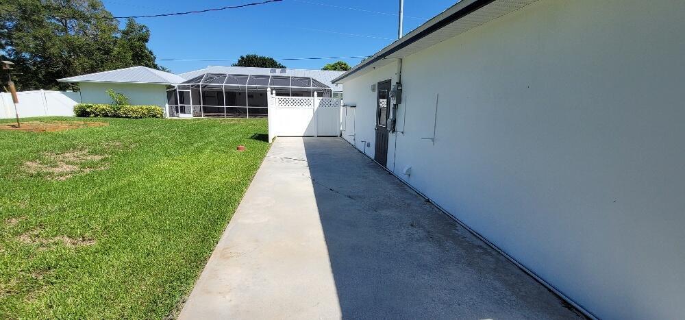 1616 SW 20th St Street SW