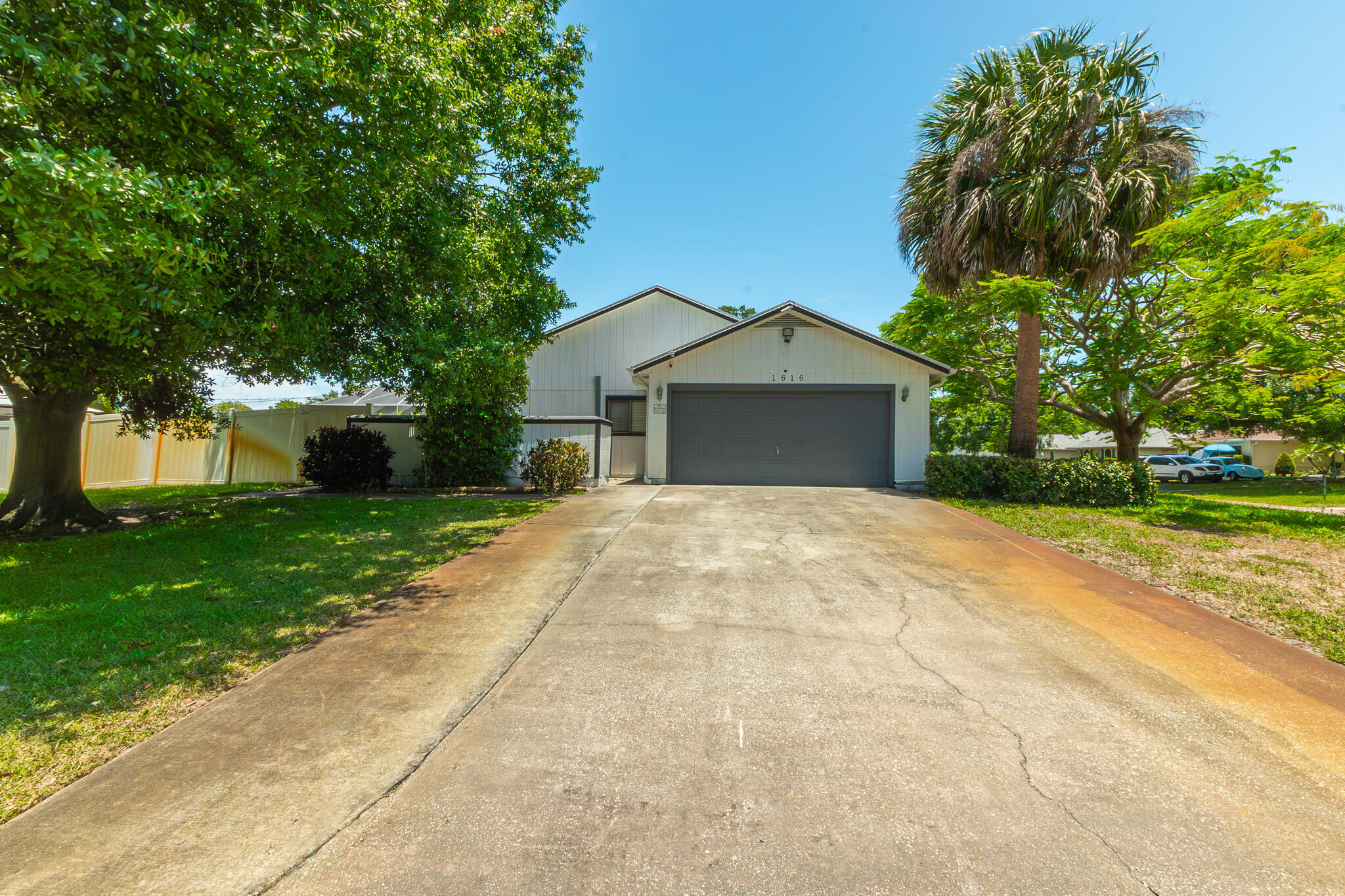 1616 SW 20th St Street SW