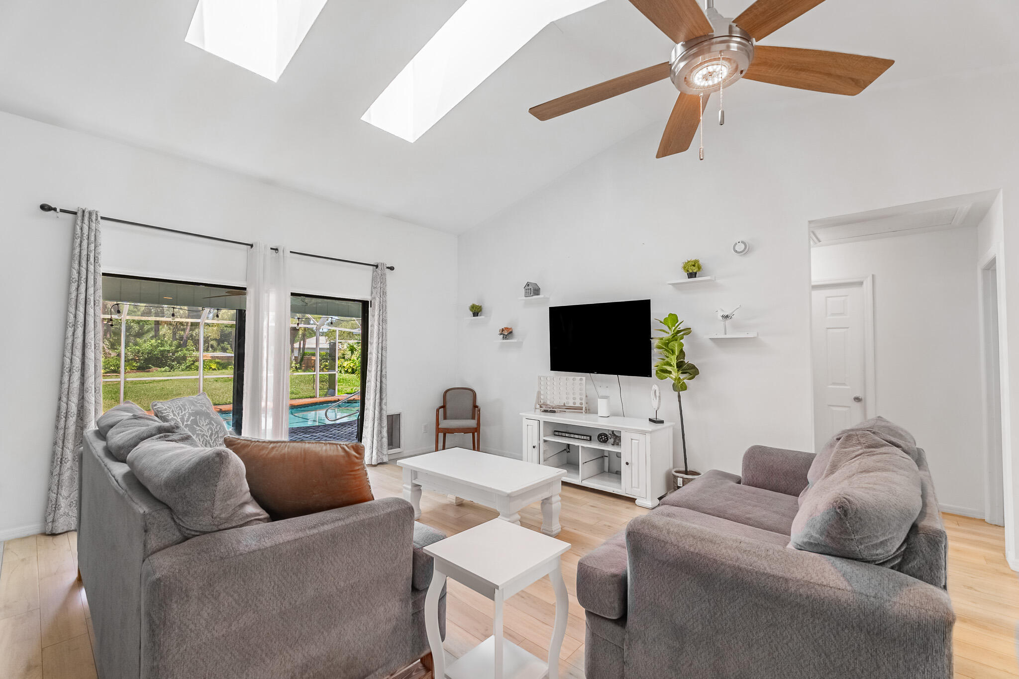 1616 SW 20th St Street SW