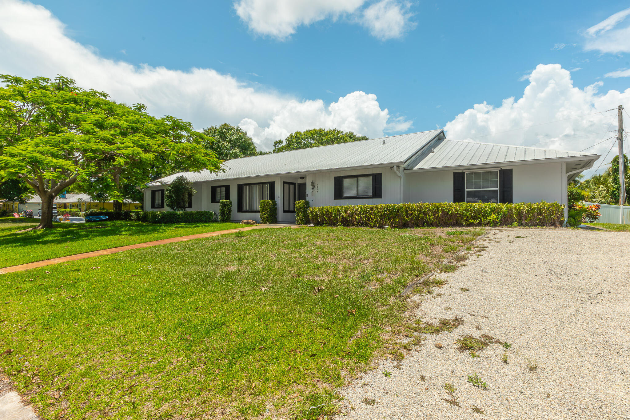 1616 SW 20th St Street SW
