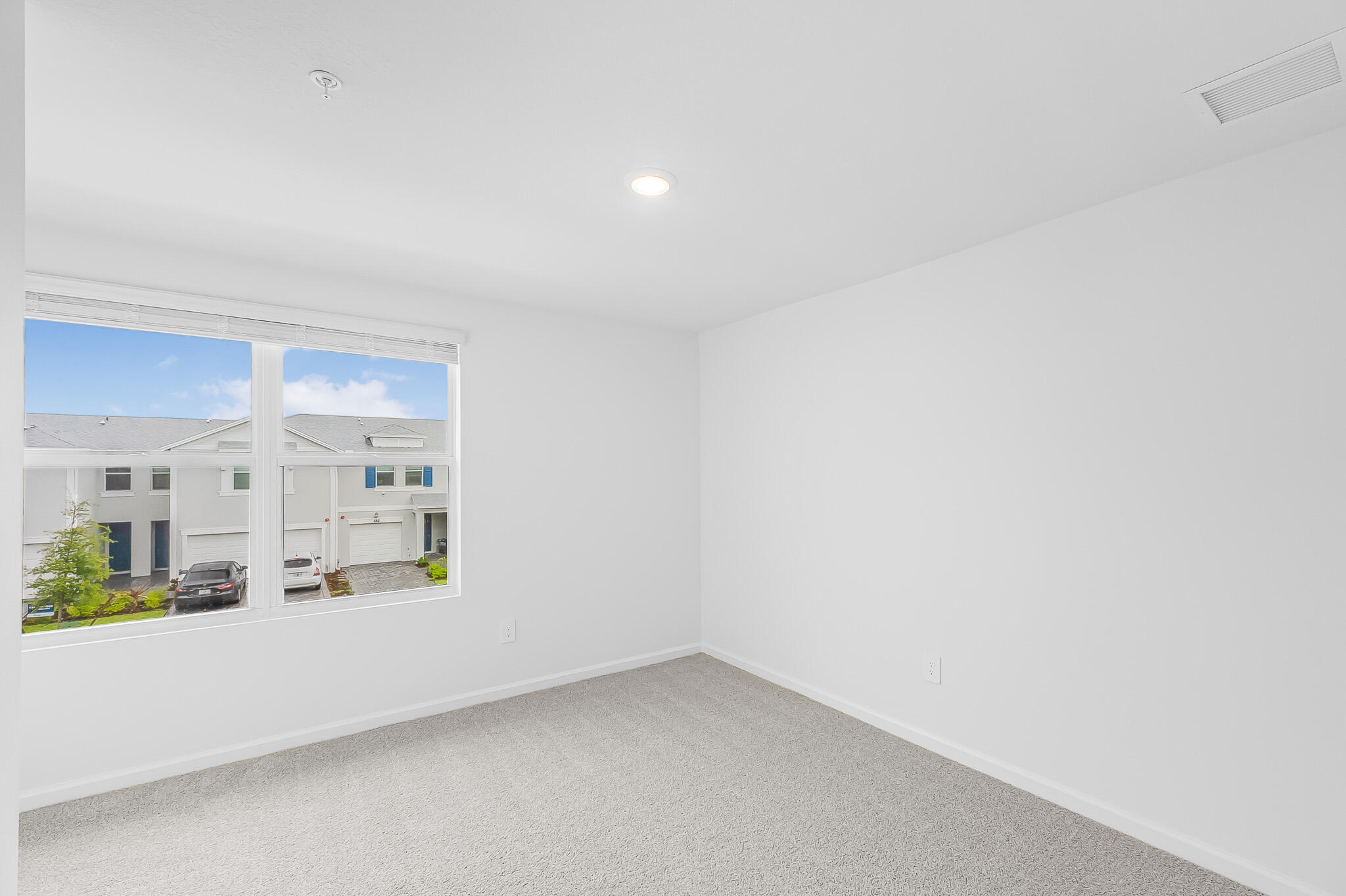 587 Salisbury Circle