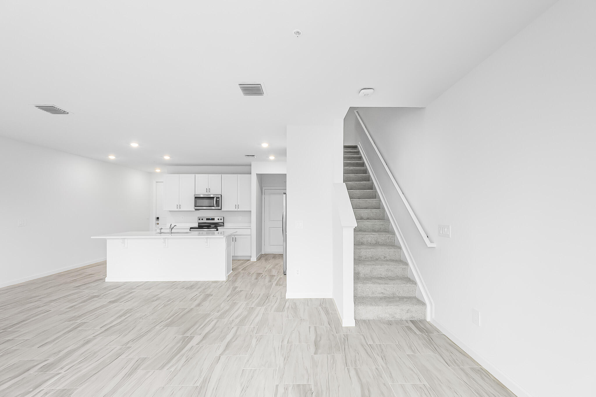 587 Salisbury Circle