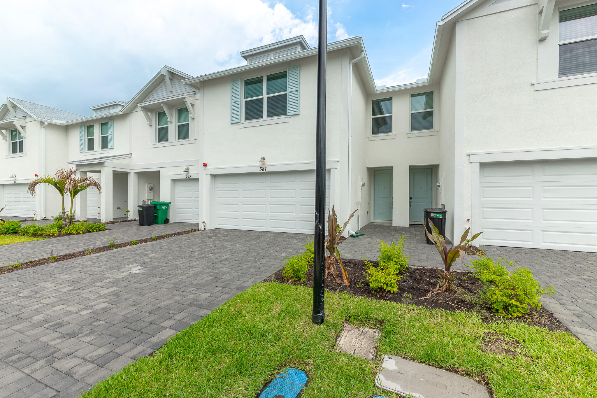 587 Salisbury Circle