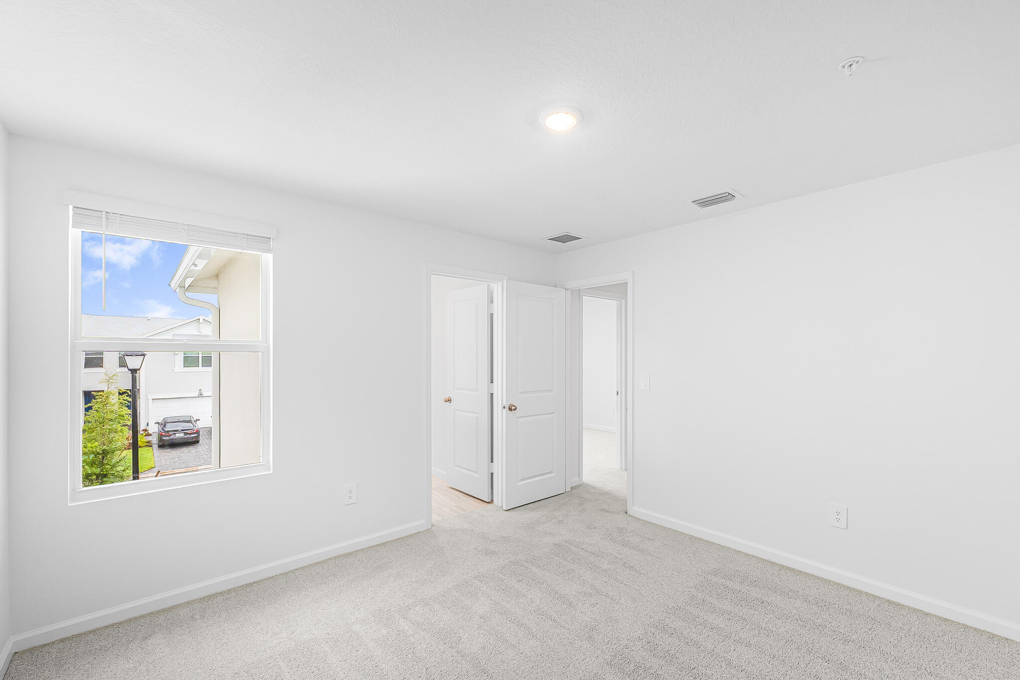 587 Salisbury Circle
