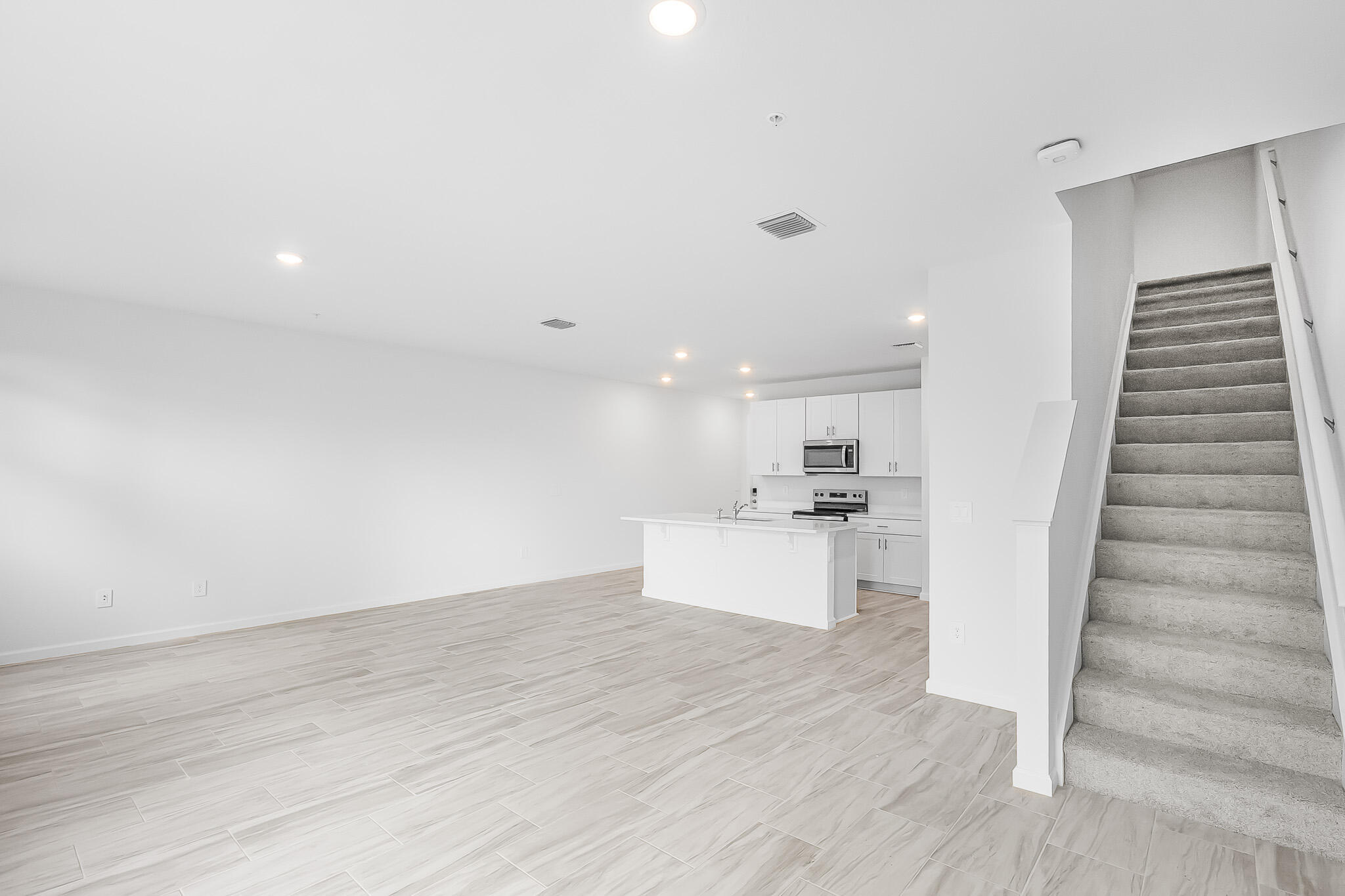 587 Salisbury Circle