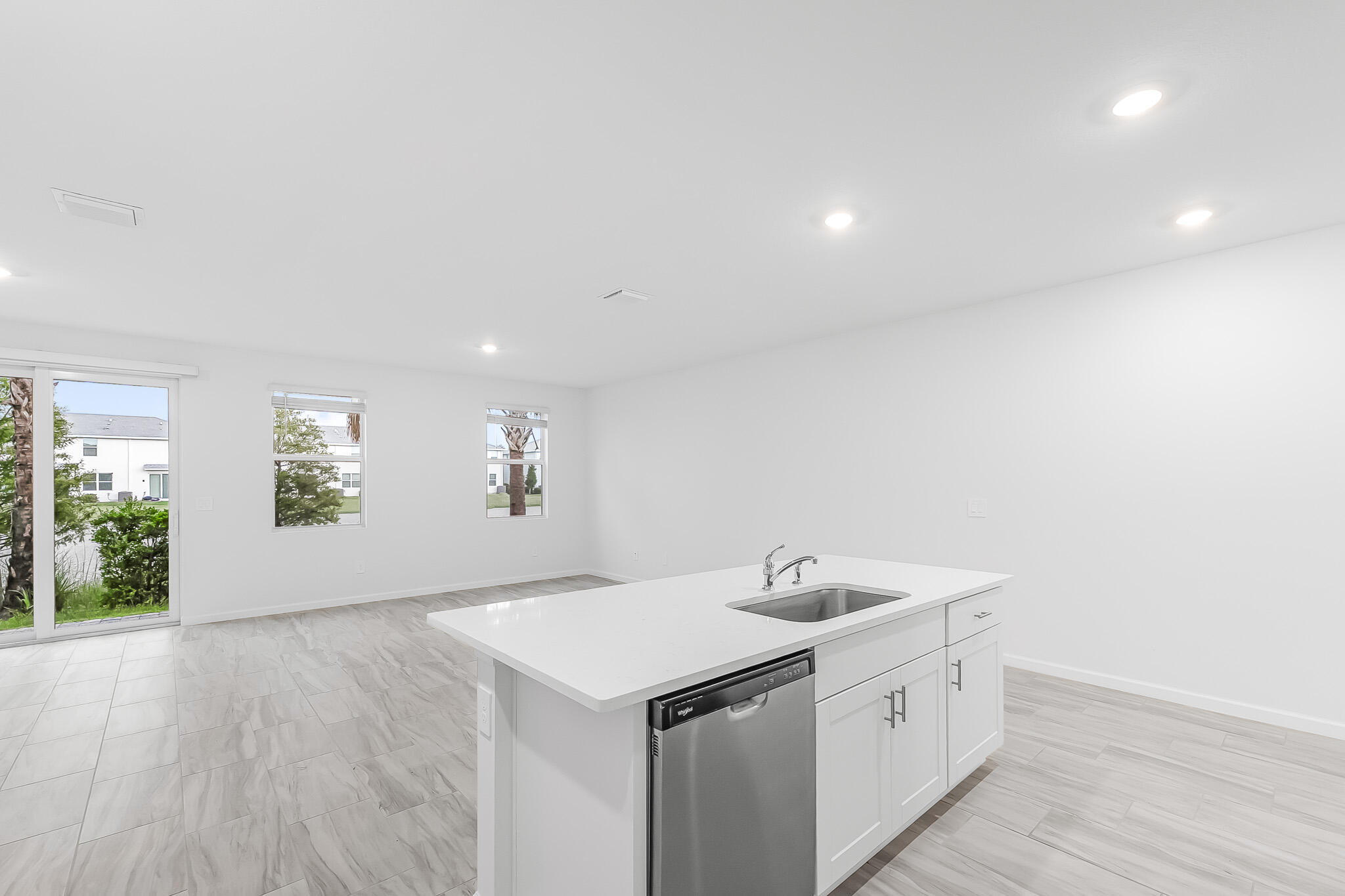 587 Salisbury Circle