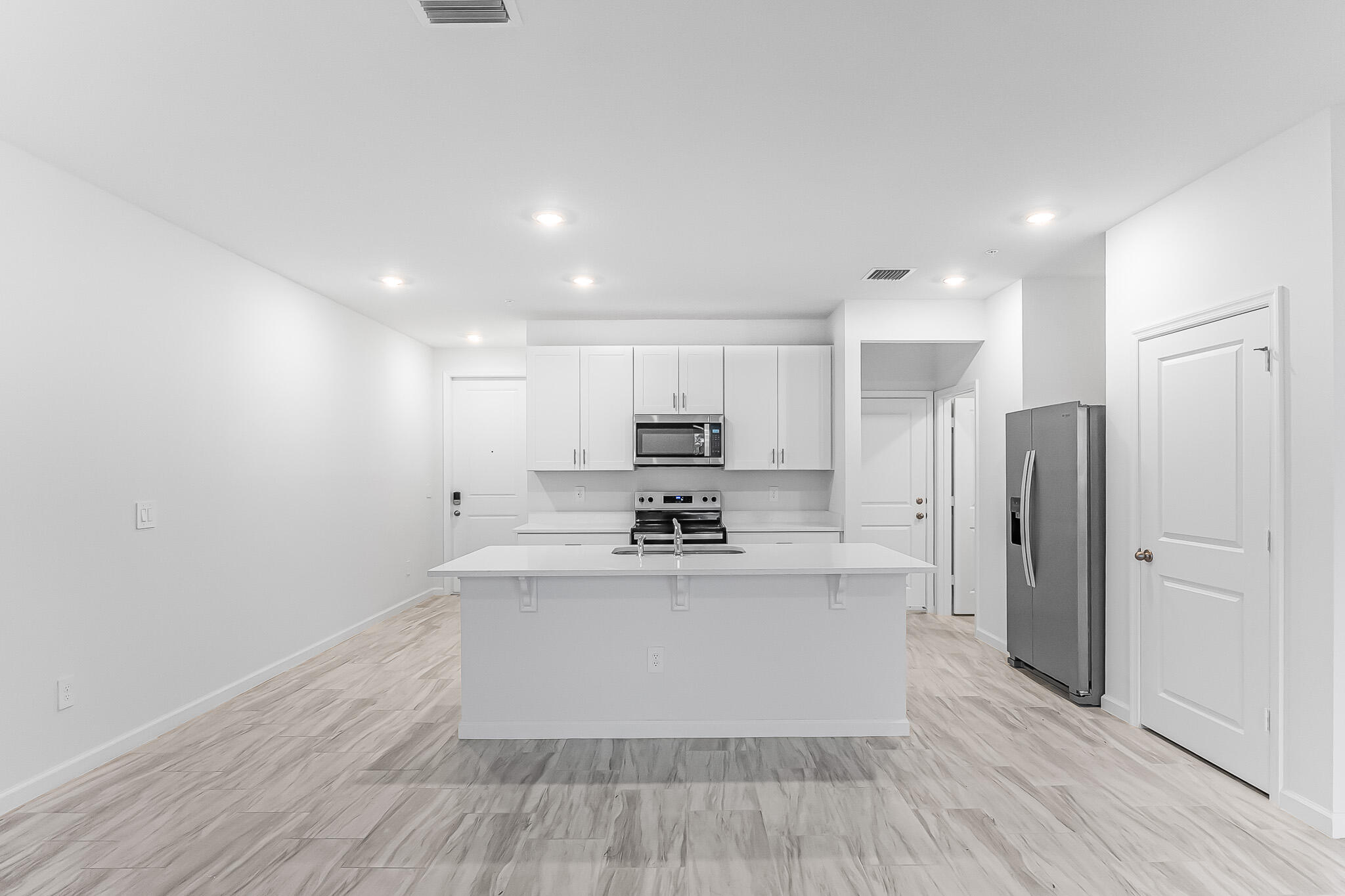 587 Salisbury Circle
