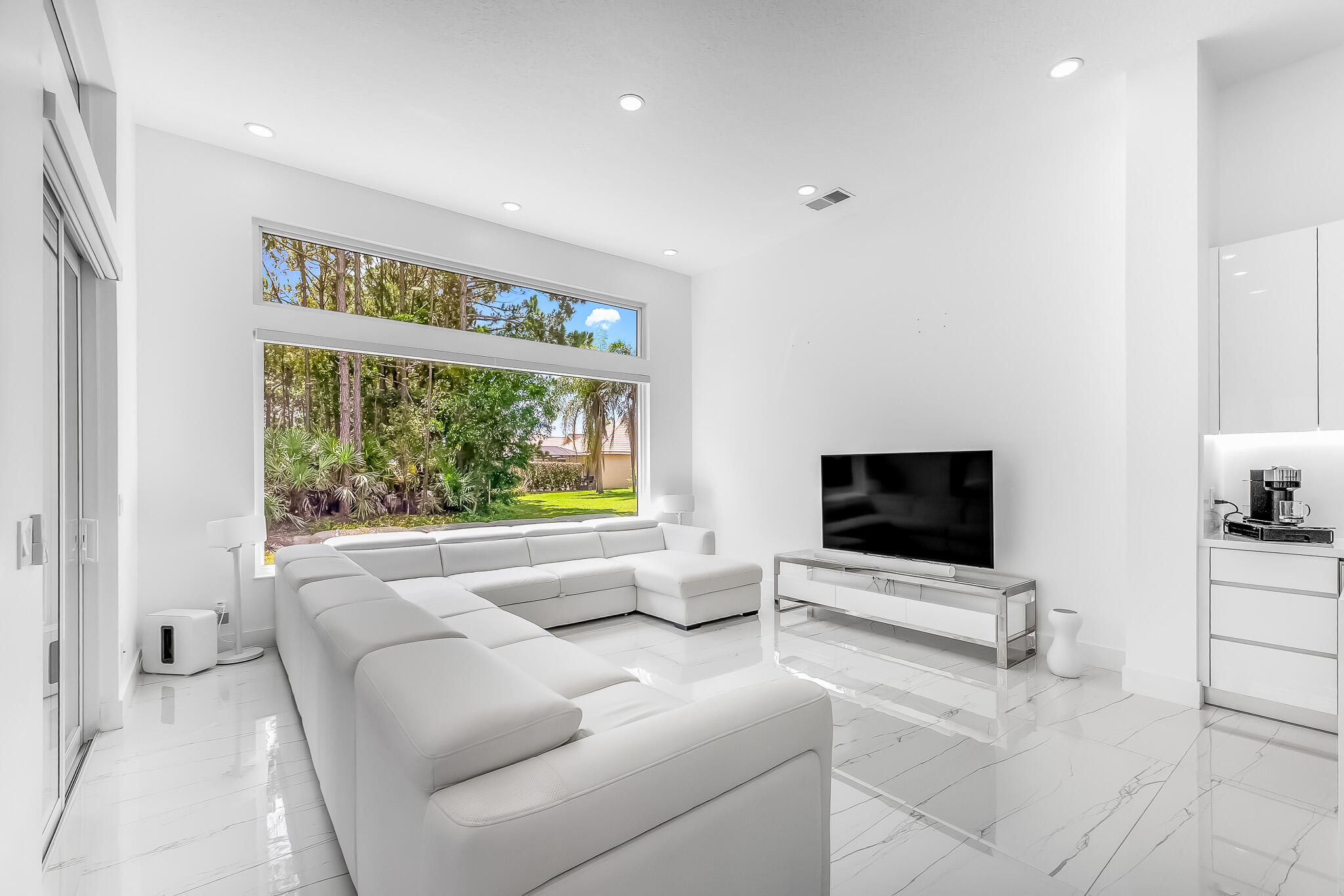 623 SW Lake Charles Circle, Port St. Lucie