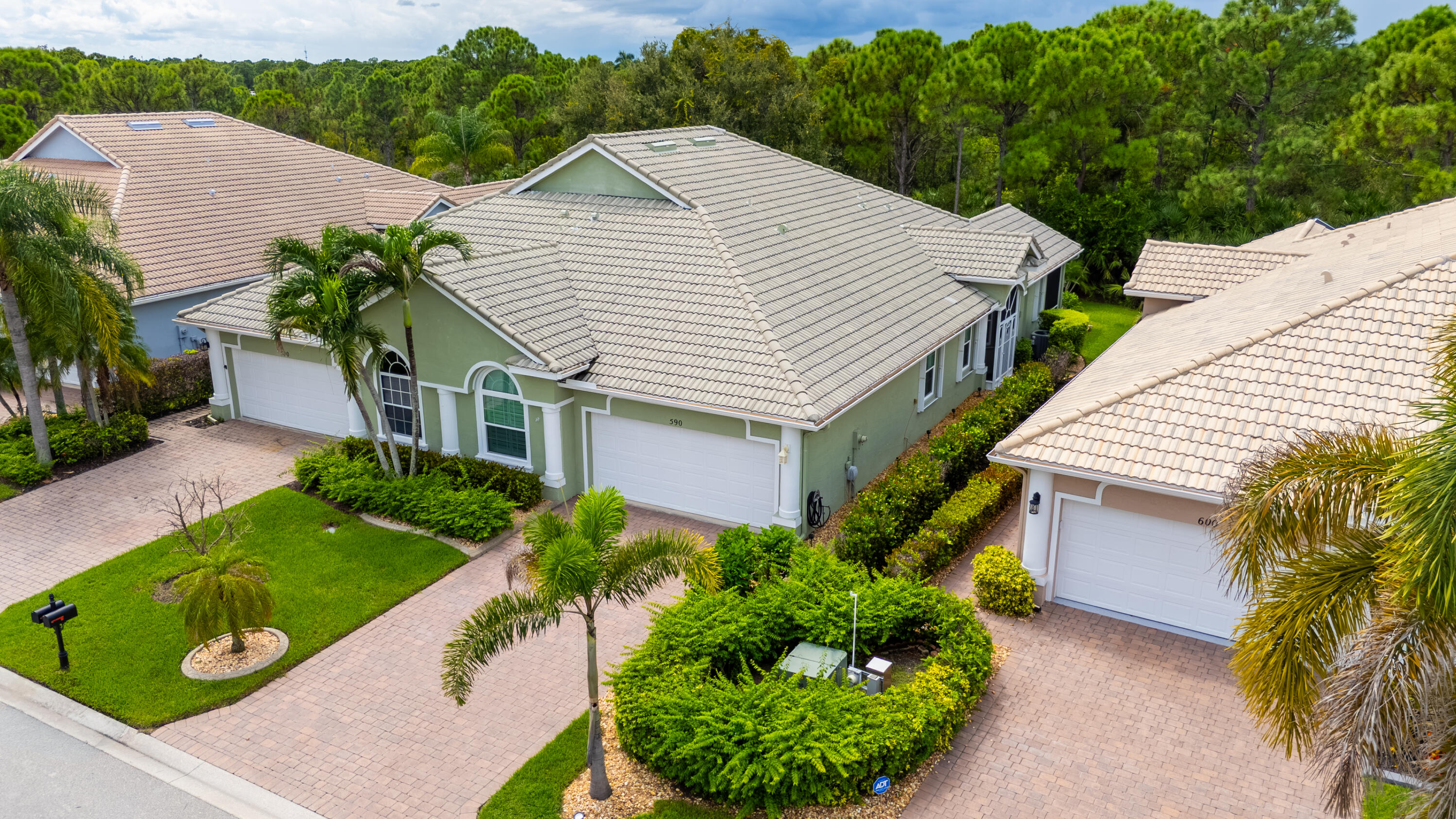 590 NW Red Pine Way