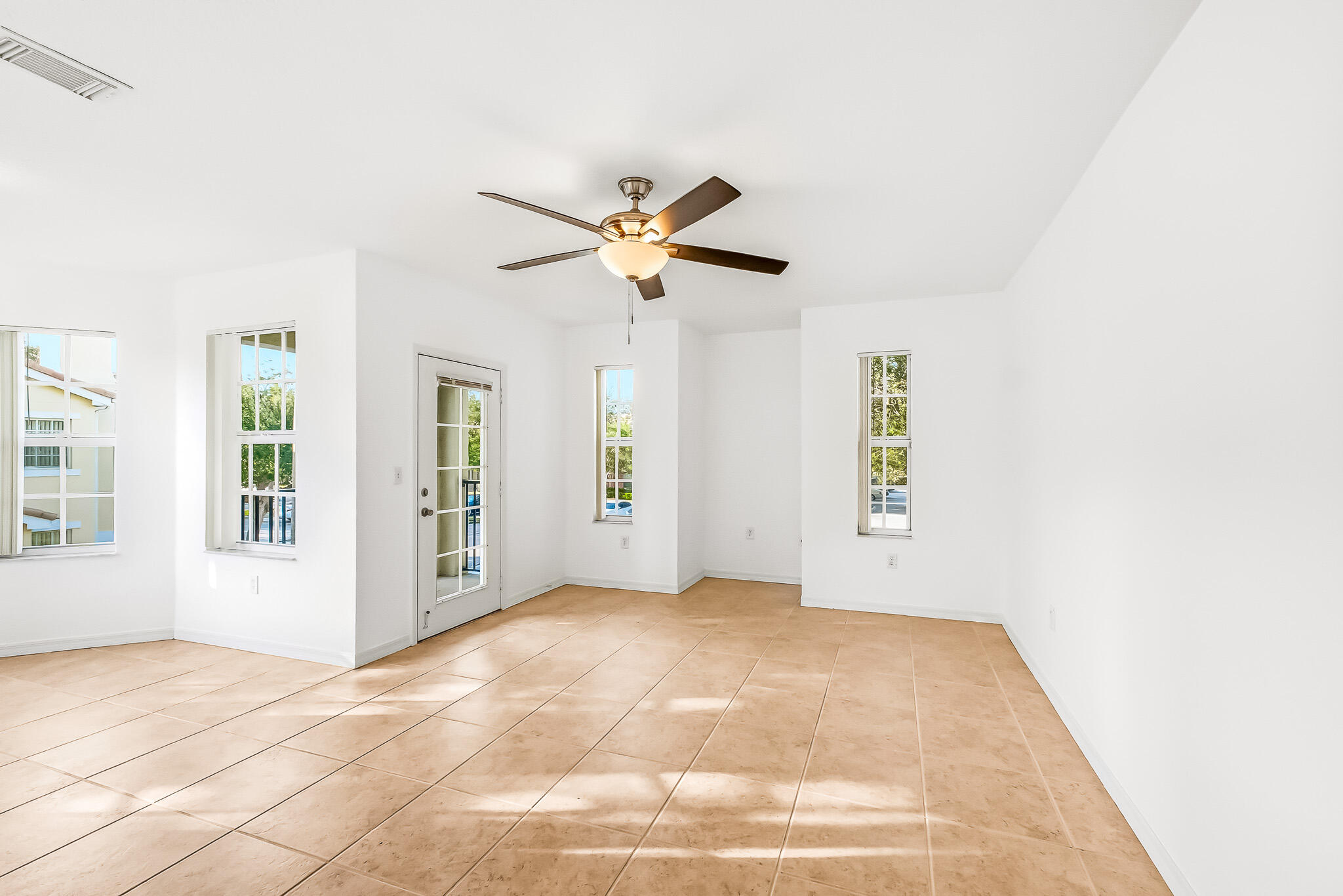 140 SW PEACOCK Boulevard 21-202, Port St. Lucie Unit: 21-202