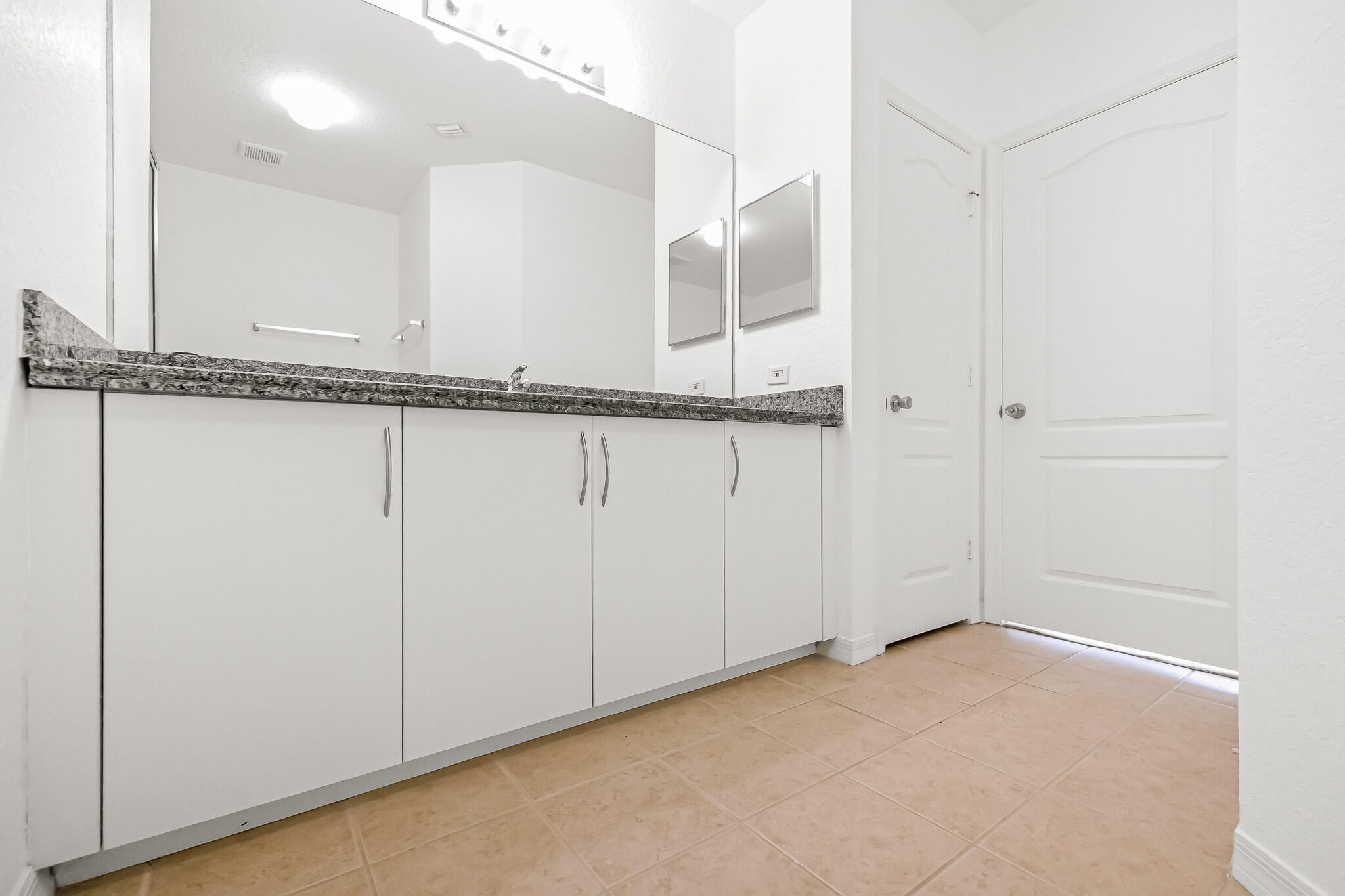 140 SW PEACOCK Boulevard 21-202, Port St. Lucie Unit: 21-202