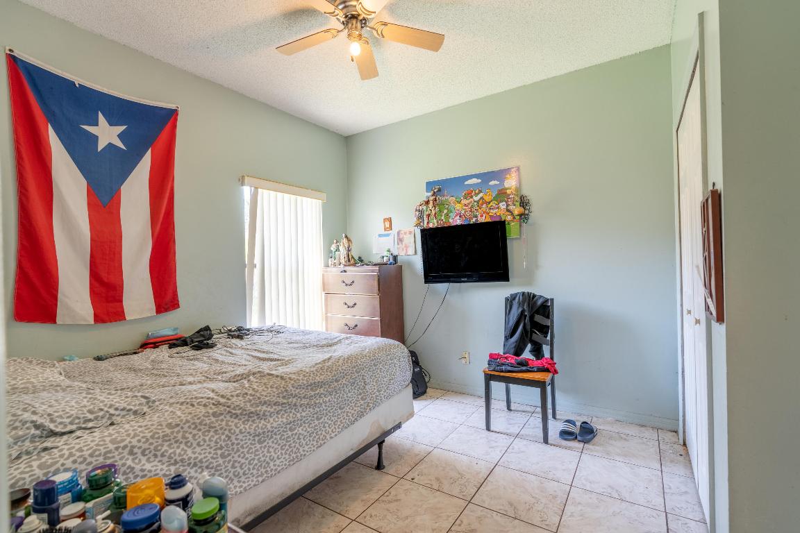 2128 SE Broward Terrace