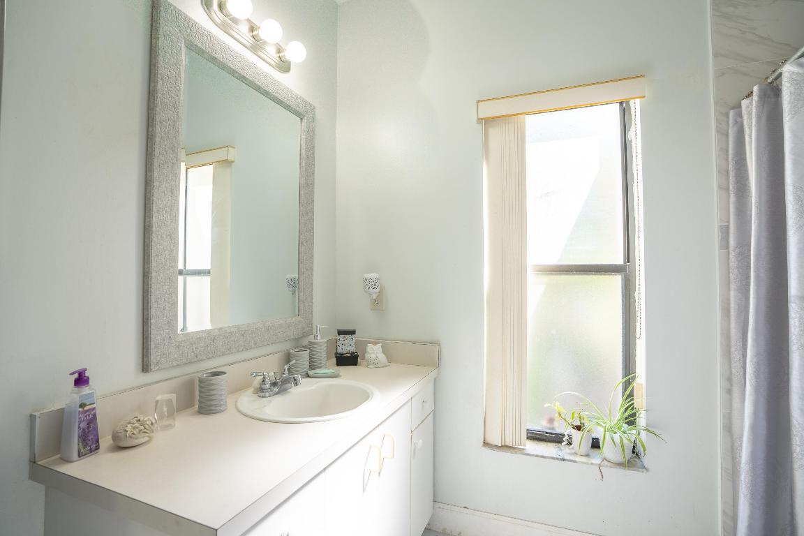 2128 SE Broward Terrace