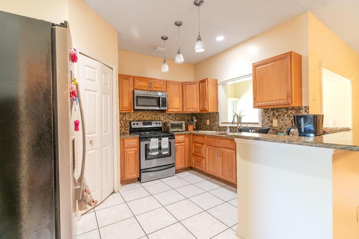 2128 SE Broward Terrace