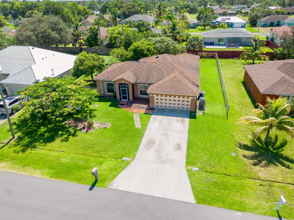 2128 SE Broward Terrace