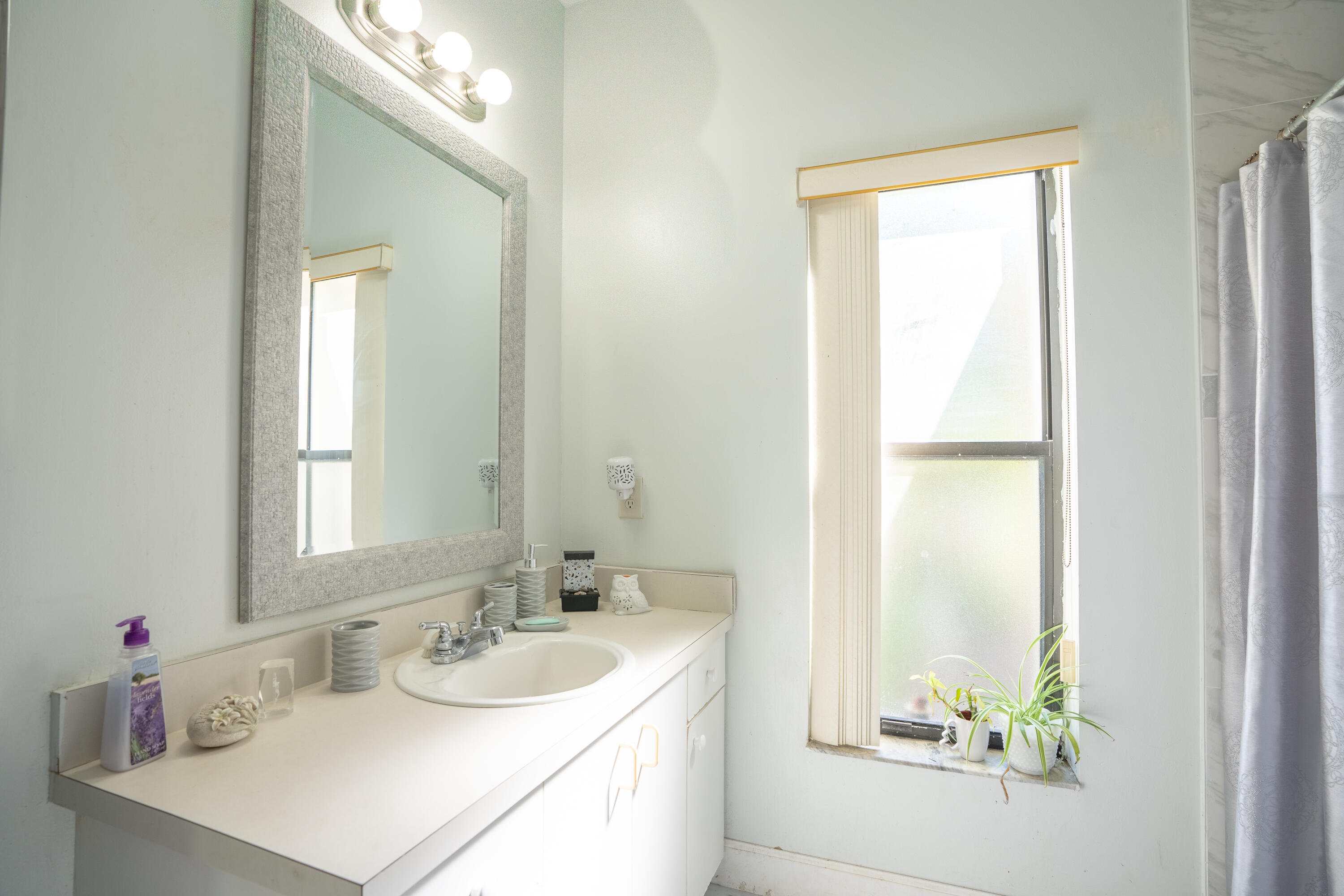 2128 SE Broward Terrace