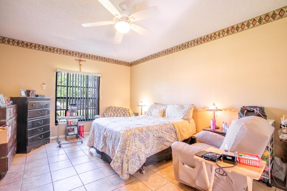 2128 SE Broward Terrace