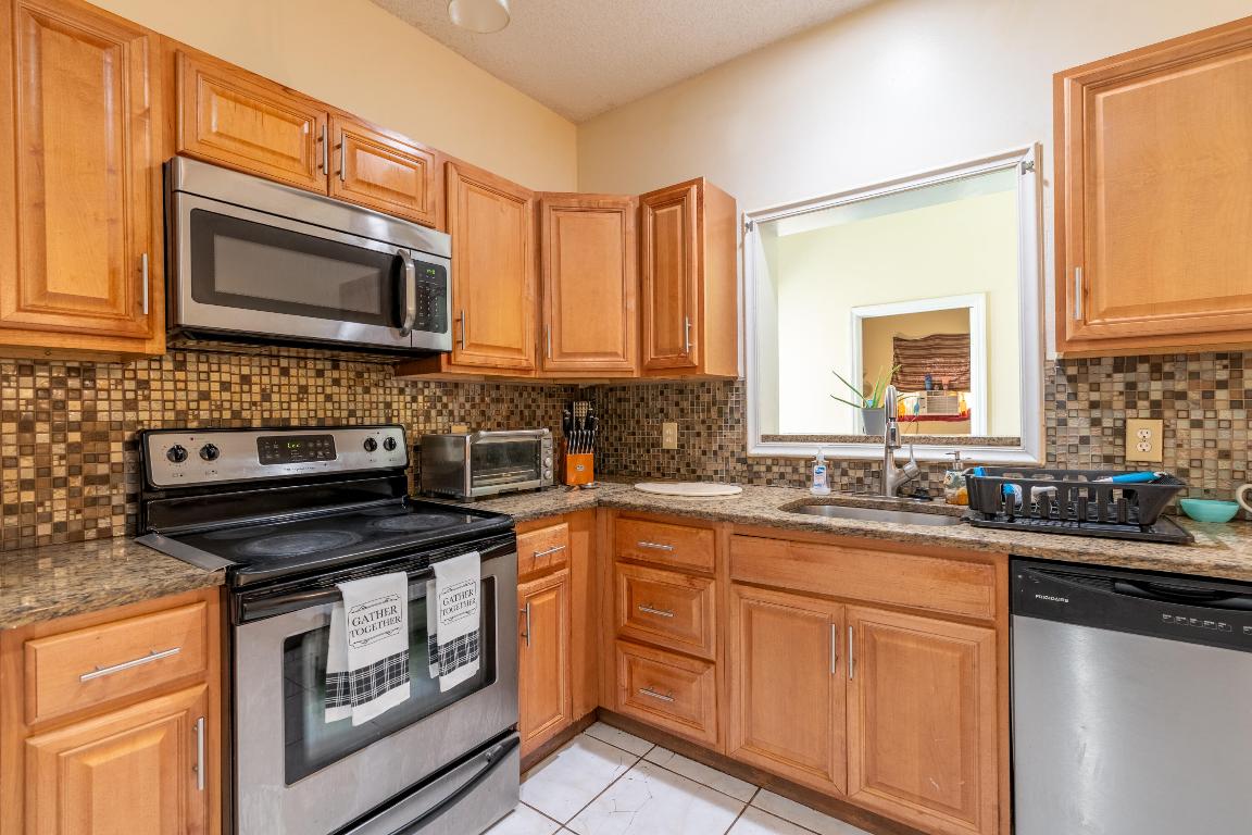 2128 SE Broward Terrace