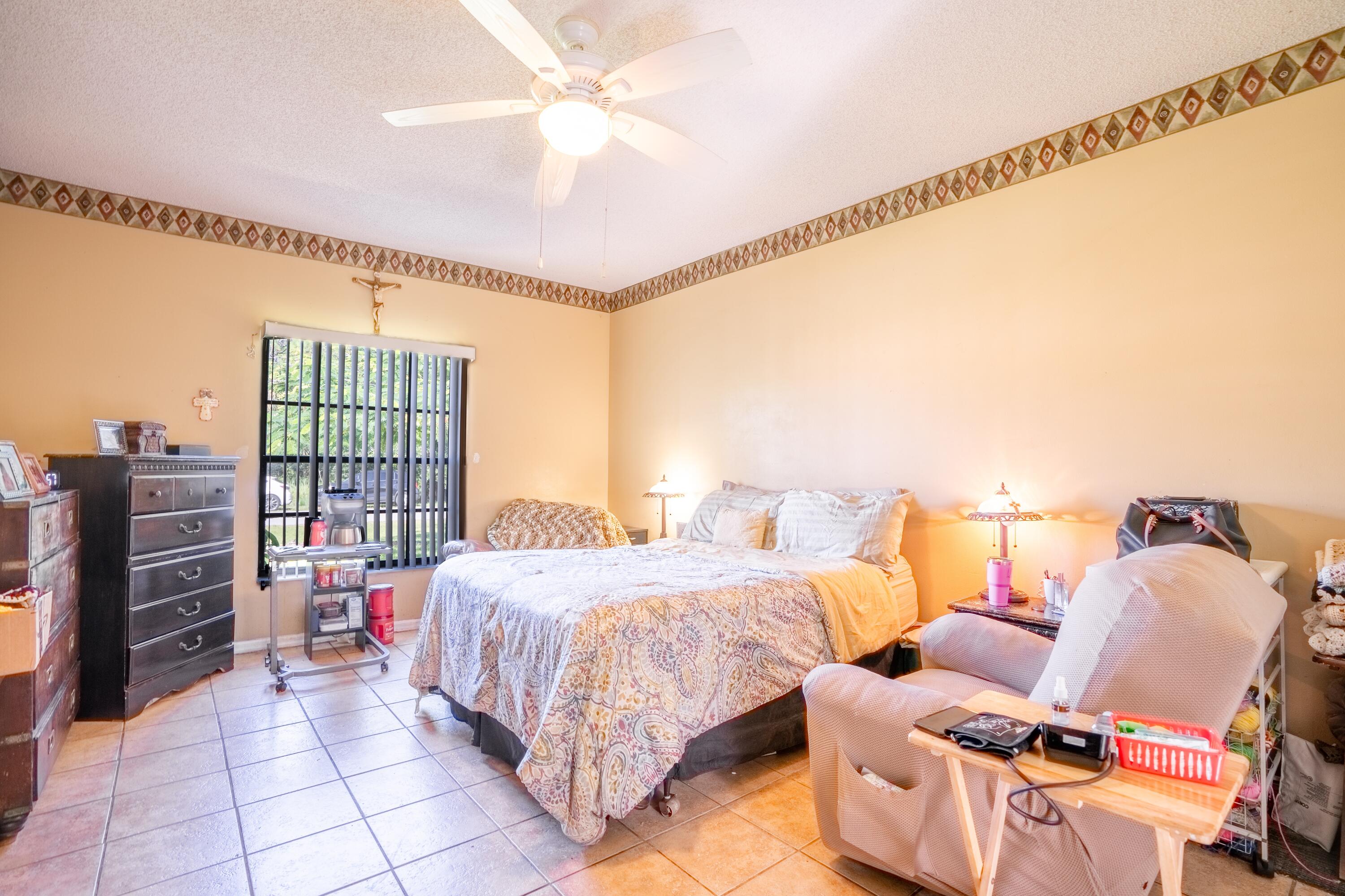 2128 SE Broward Terrace