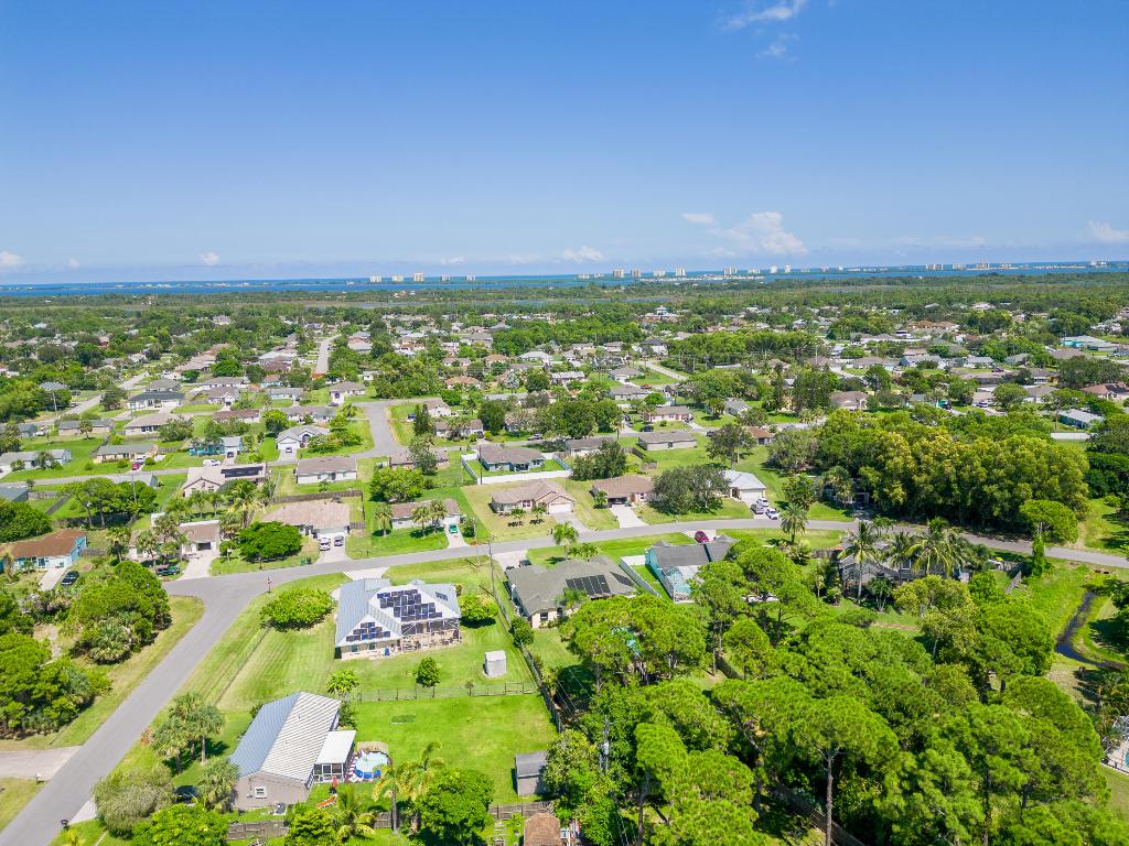 2128 SE Broward Terrace