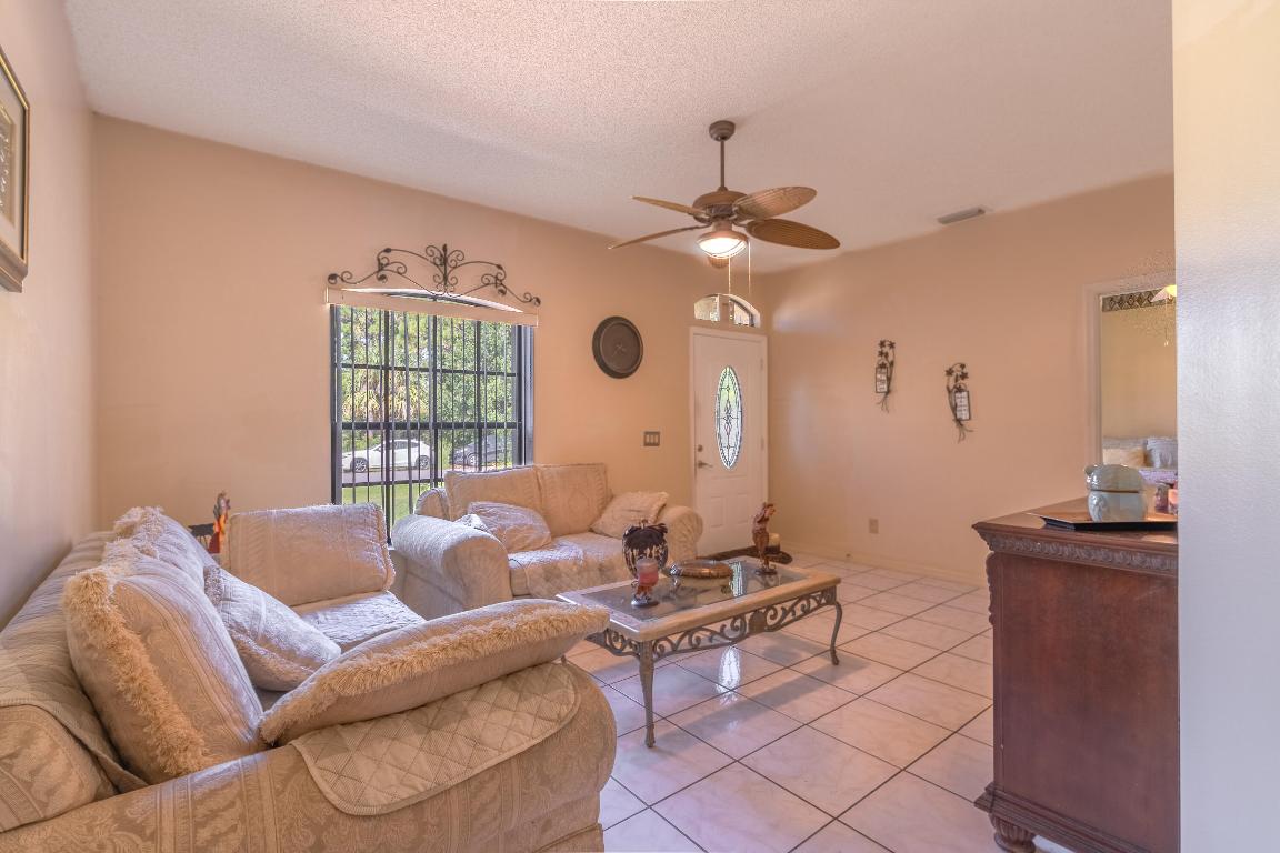 2128 SE Broward Terrace